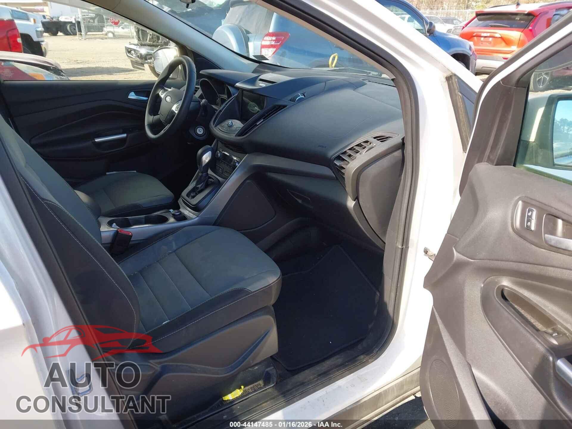 FORD ESCAPE 2016 - 1FMCU9G90GUC63243
