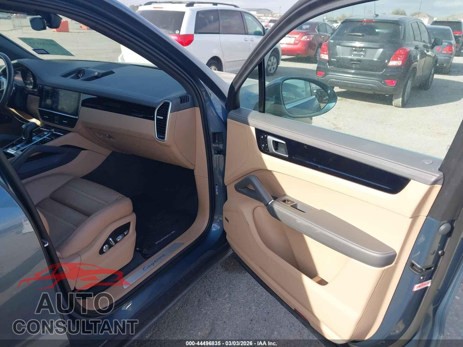 PORSCHE CAYENNE 2019 - WP1AA2AY3KDA15717
