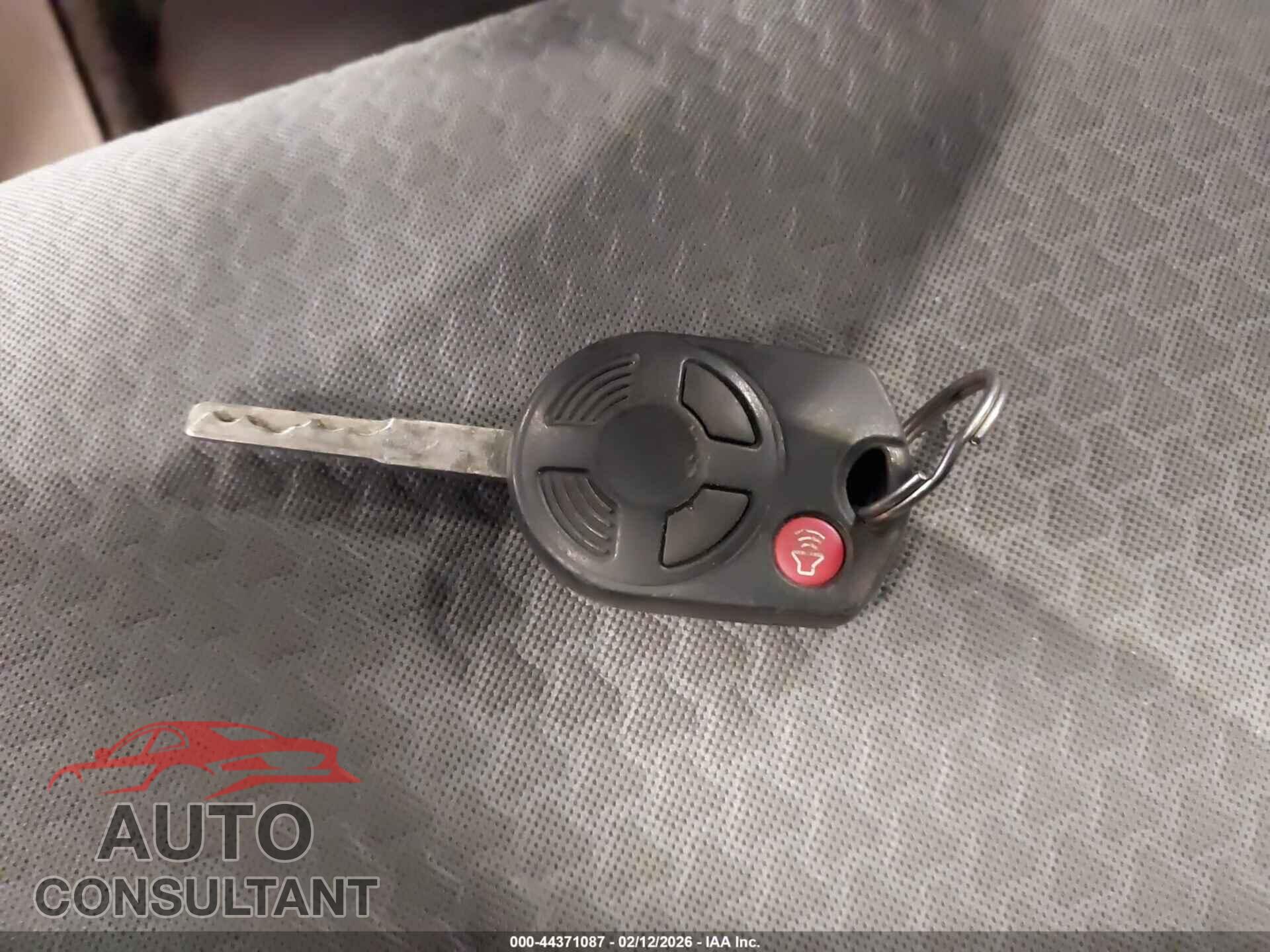 FORD ESCAPE 2017 - 1FMCU9GD3HUB12208