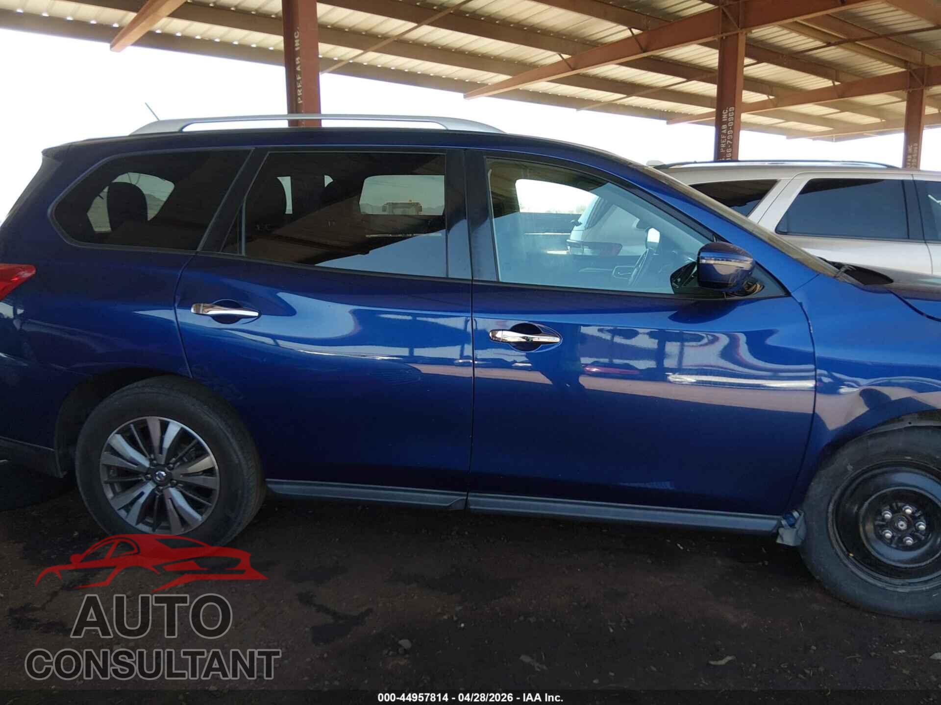 NISSAN PATHFINDER 2017 - 5N1DR2MN8HC665405