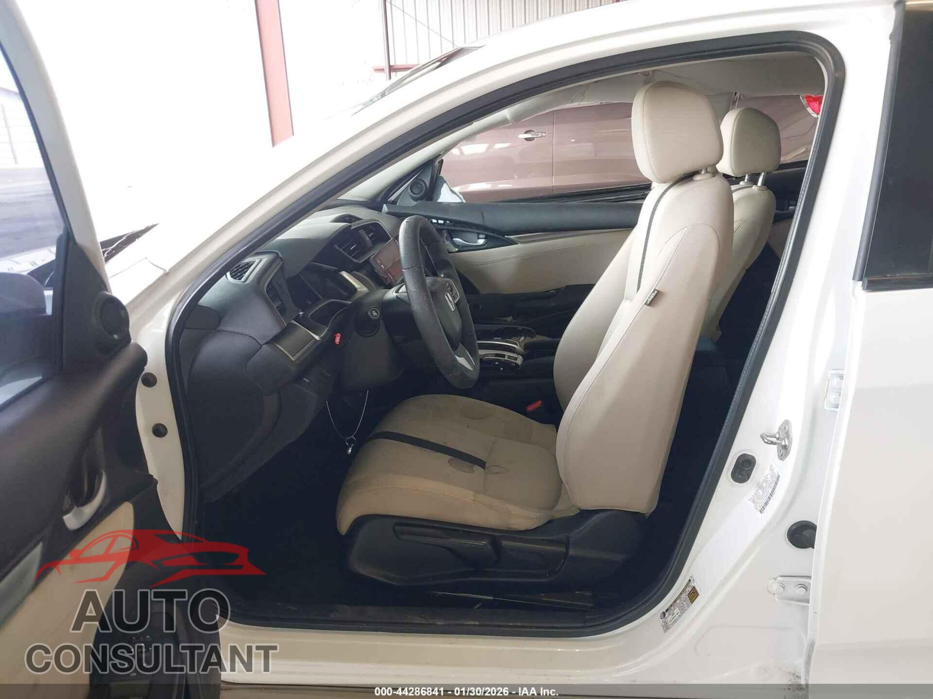 HONDA CIVIC 2018 - 2HGFC2F71JH520174