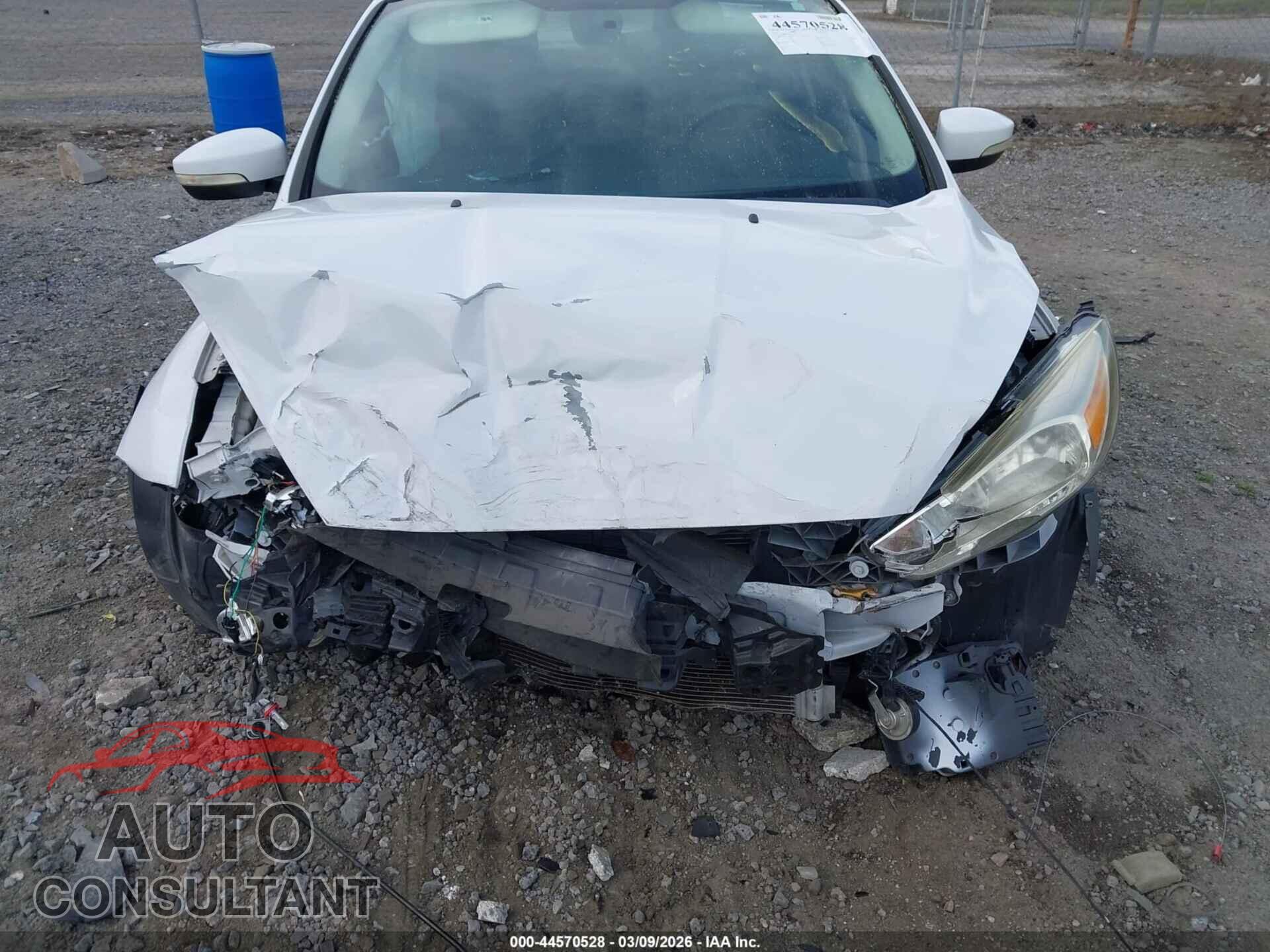 FORD FOCUS 2015 - 1FADP3F28FL239672