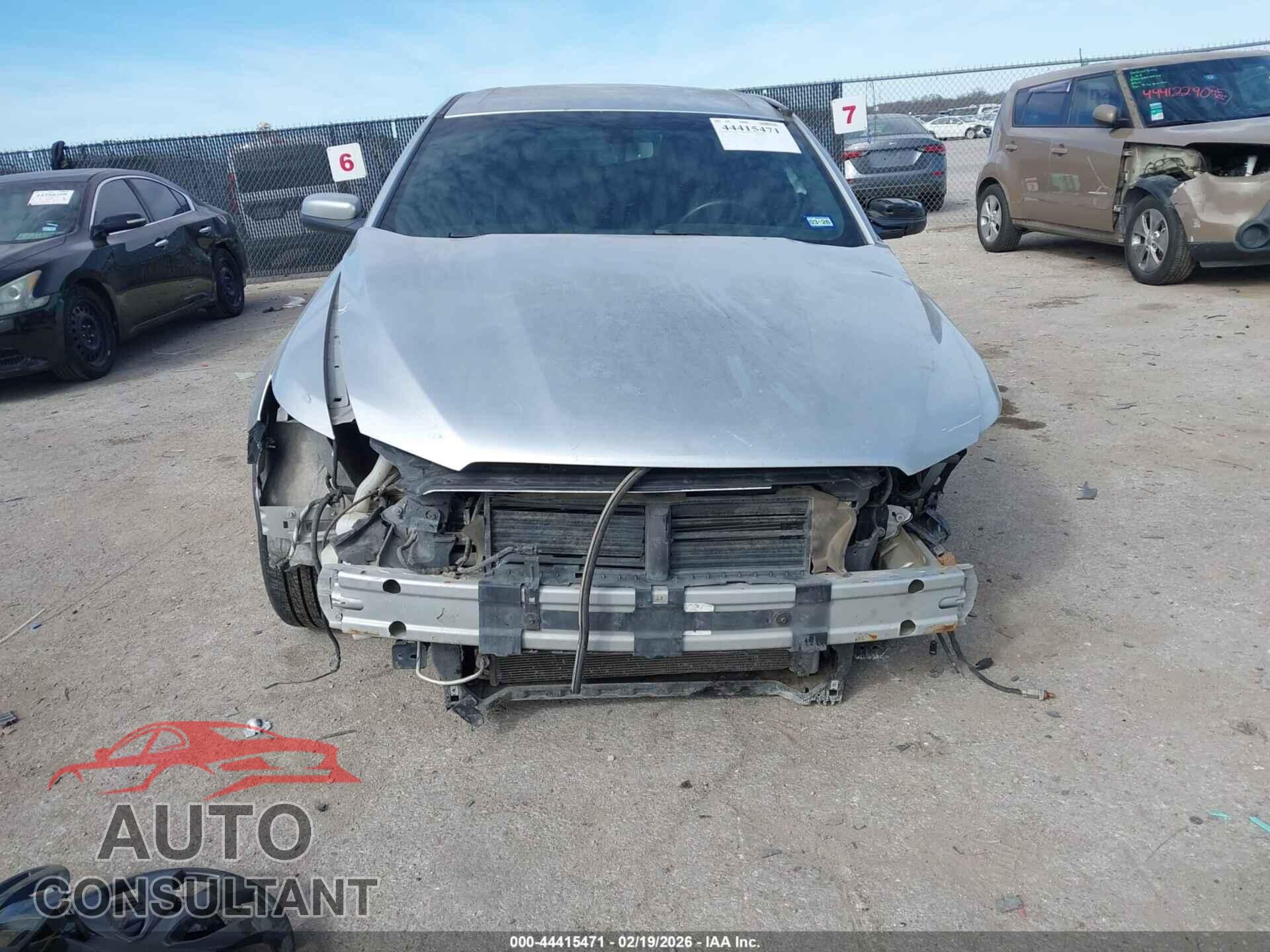 FORD TAURUS 2015 - 1FAHP2E87FG203157