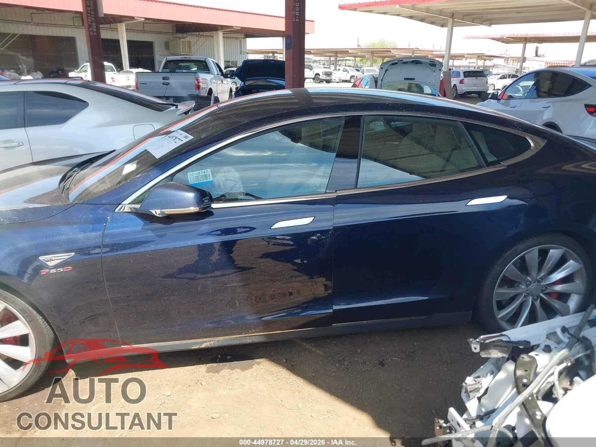 TESLA MODEL S 2015 - 5YJSA1H40FF081112
