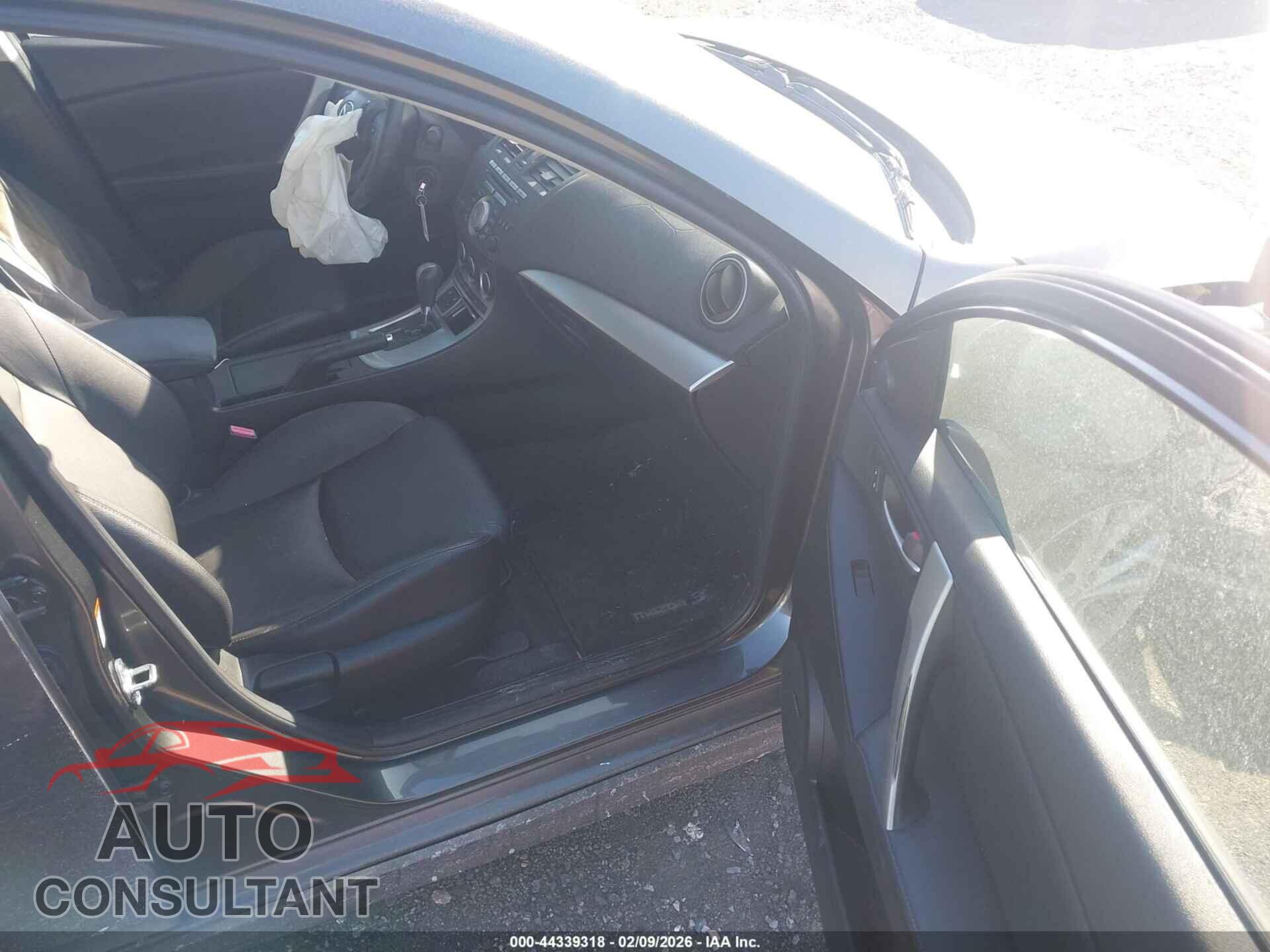 MAZDA MAZDA3 2011 - JM1BL1M63B1453370