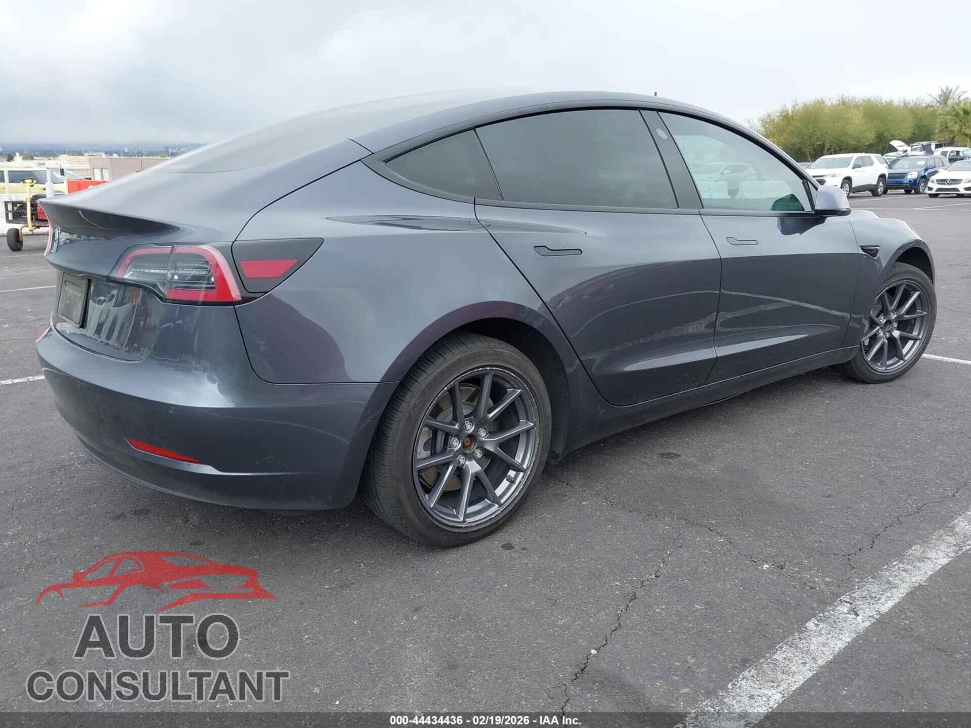 TESLA MODEL 3 2021 - 5YJ3E1EA9MF021121