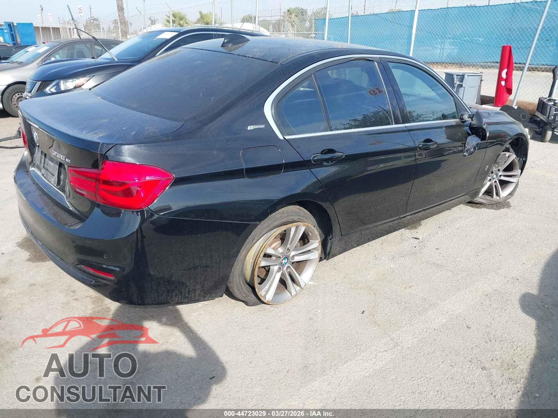 BMW 330E 2017 - WBA8E1C31HA029784