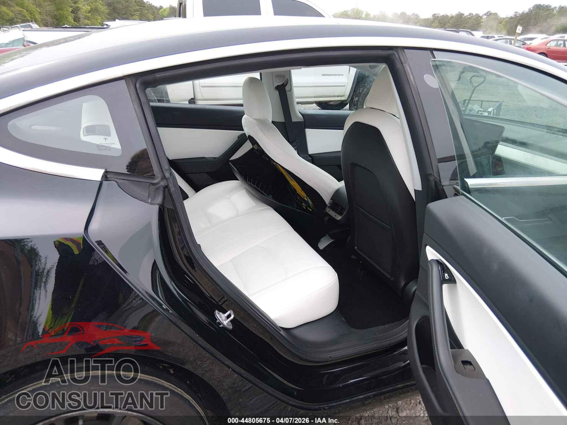 TESLA MODEL 3 2018 - 5YJ3E1EAXJF155194