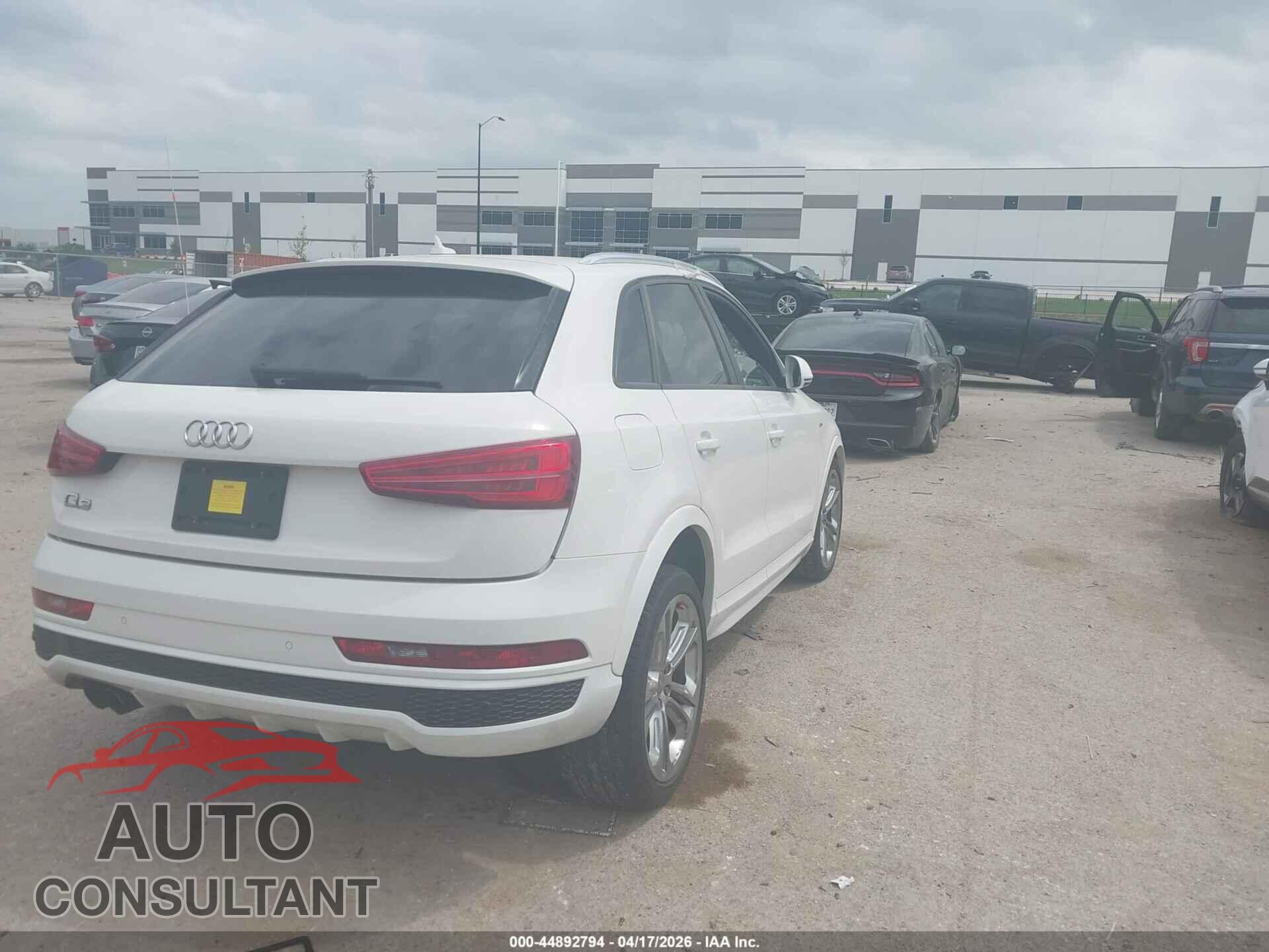 AUDI Q3 2018 - WA1BCCFS7JR021977