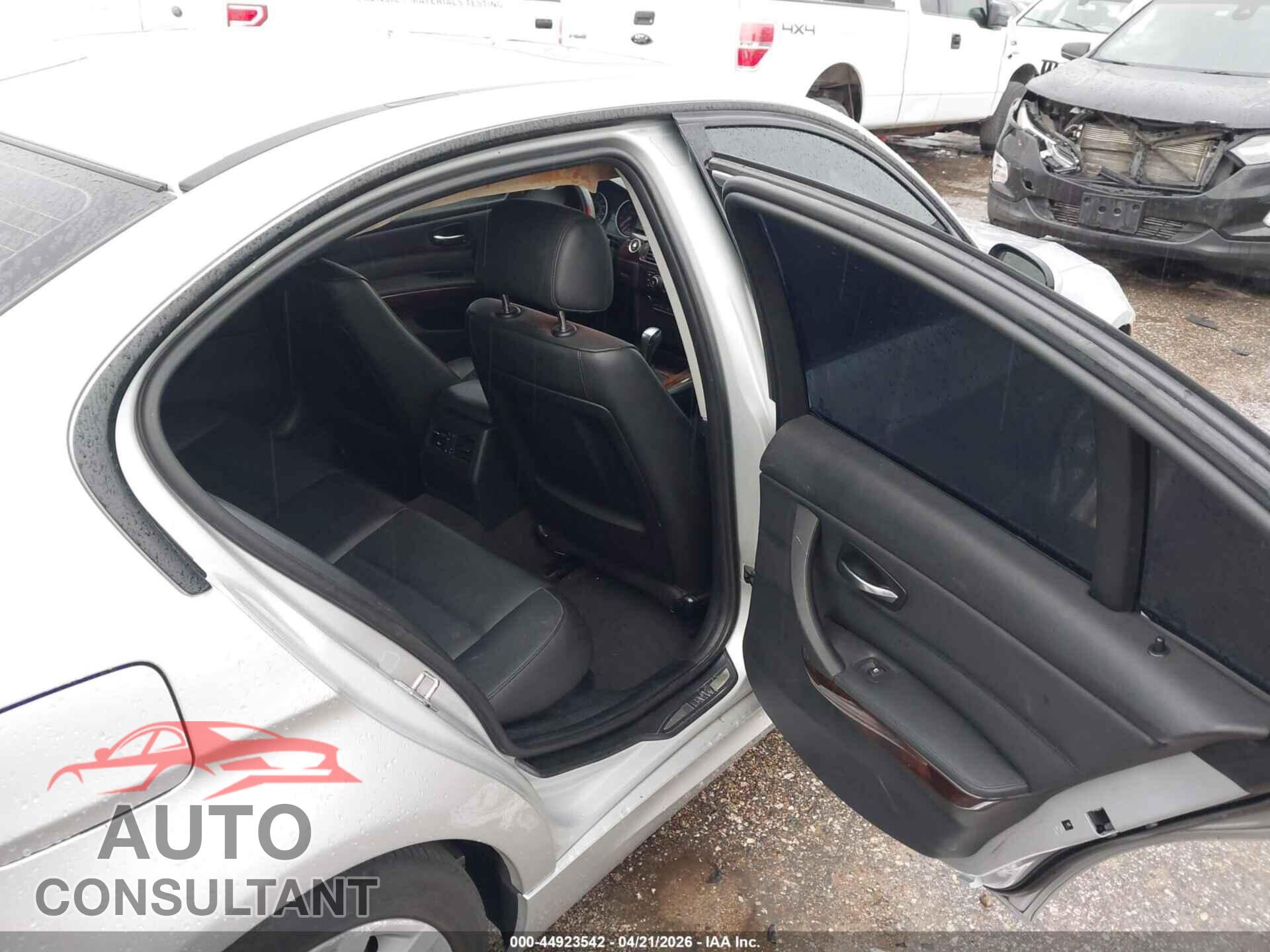 BMW 328I 2011 - WBAPH5C59BA448369