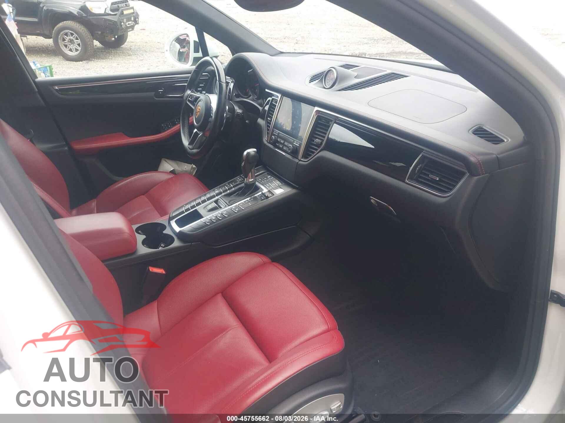 PORSCHE MACAN 2018 - WP1AA2A50JLB18376