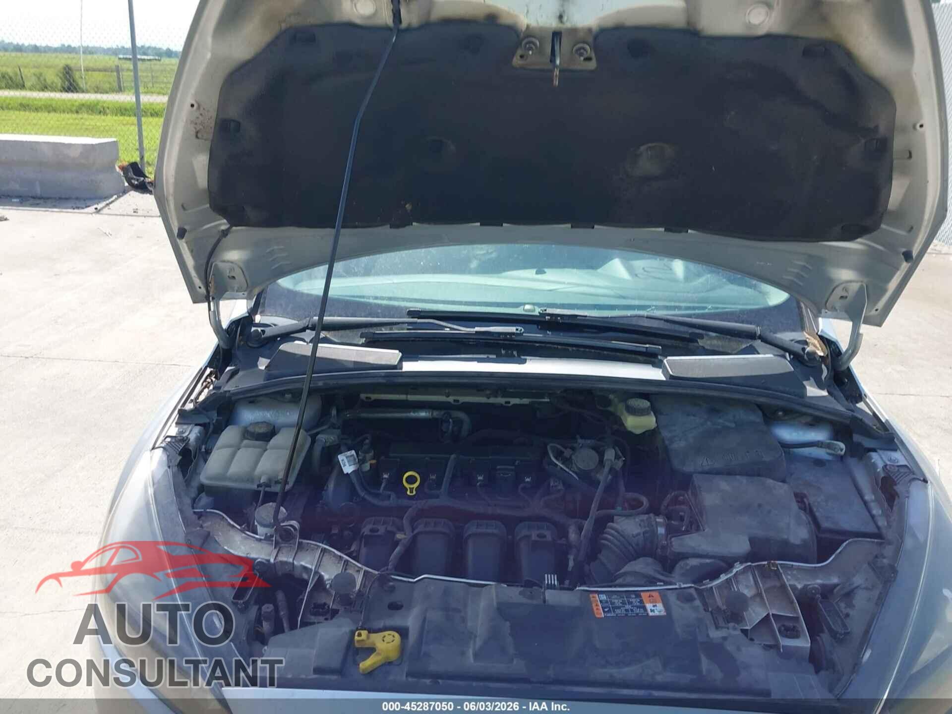 FORD FOCUS 2017 - 1FADP3F21HL284164