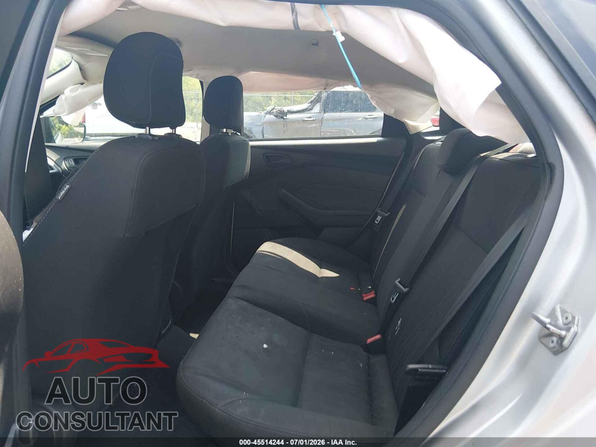 FORD FOCUS 2017 - 1FADP3E23HL312161