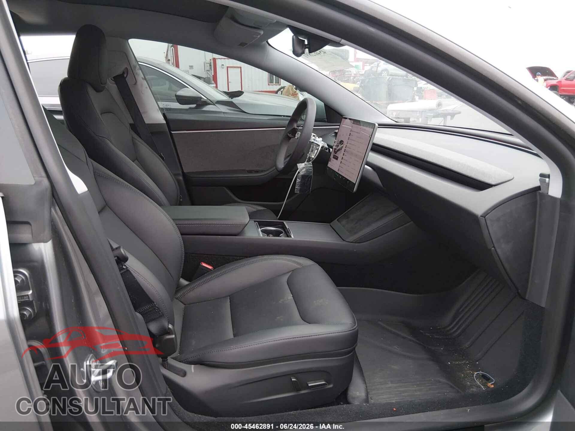 TESLA MODEL 3 2025 - 5YJ3E1EA4SF021430