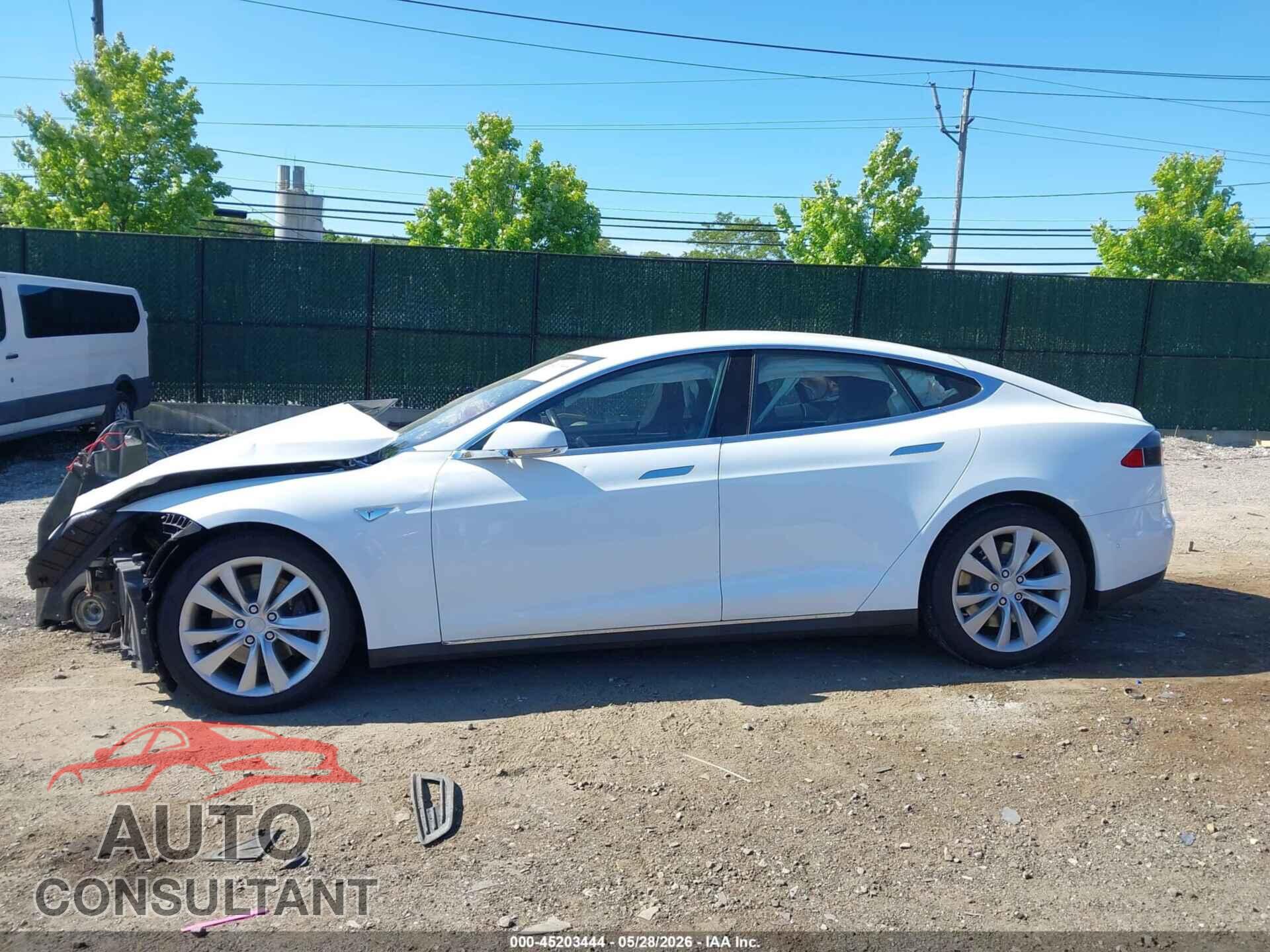 TESLA MODEL S 2015 - 5YJSA1E26FF118828