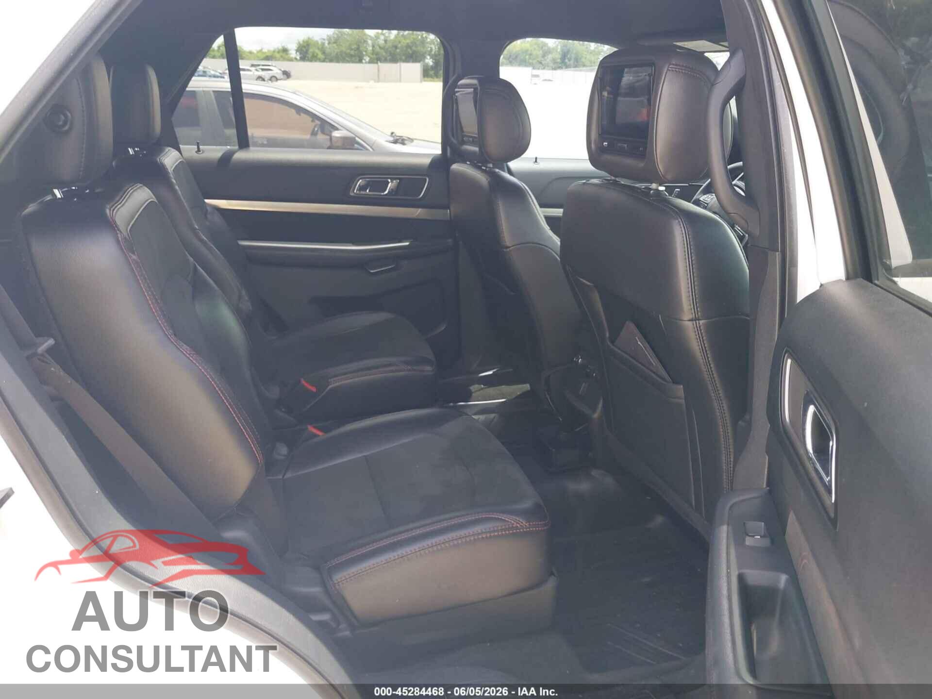 FORD EXPLORER 2018 - 1FM5K7D8XJGB30087