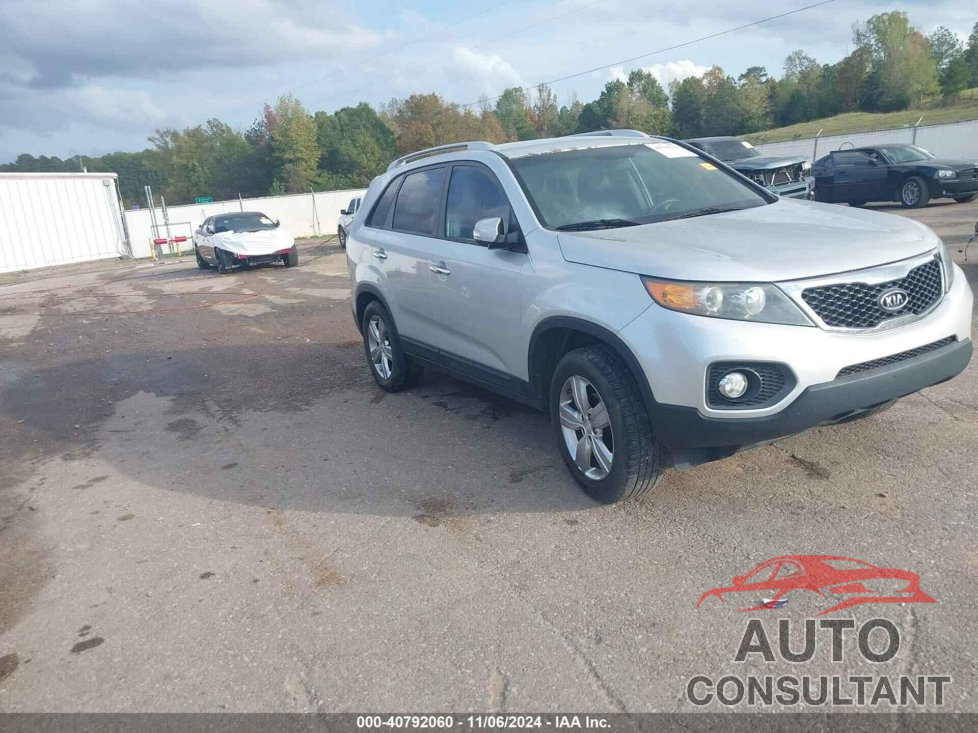 KIA SORENTO 2013 - 5XYKU3A60DG358605