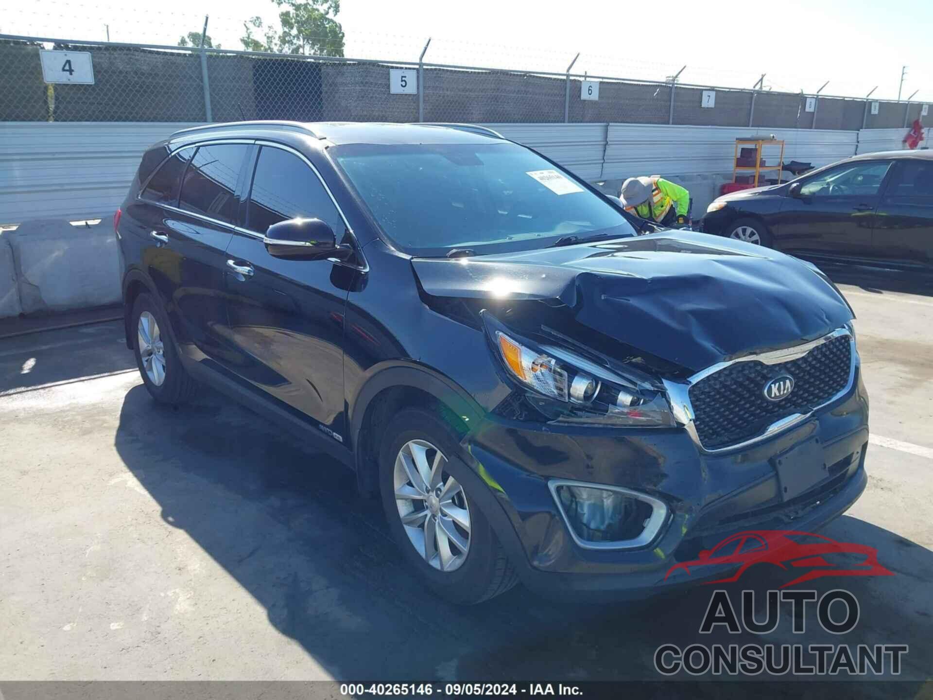 KIA SORENTO 2018 - 5XYPGDA58JG425926