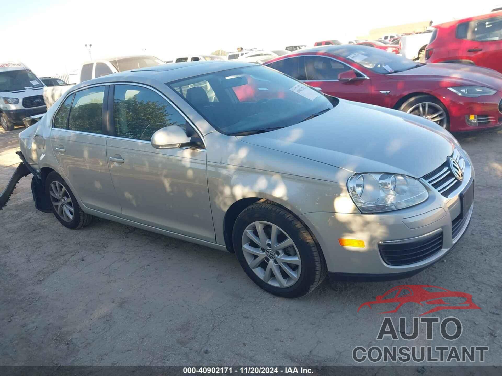 VOLKSWAGEN JETTA 2010 - 3VWRX7AJ1AM067558