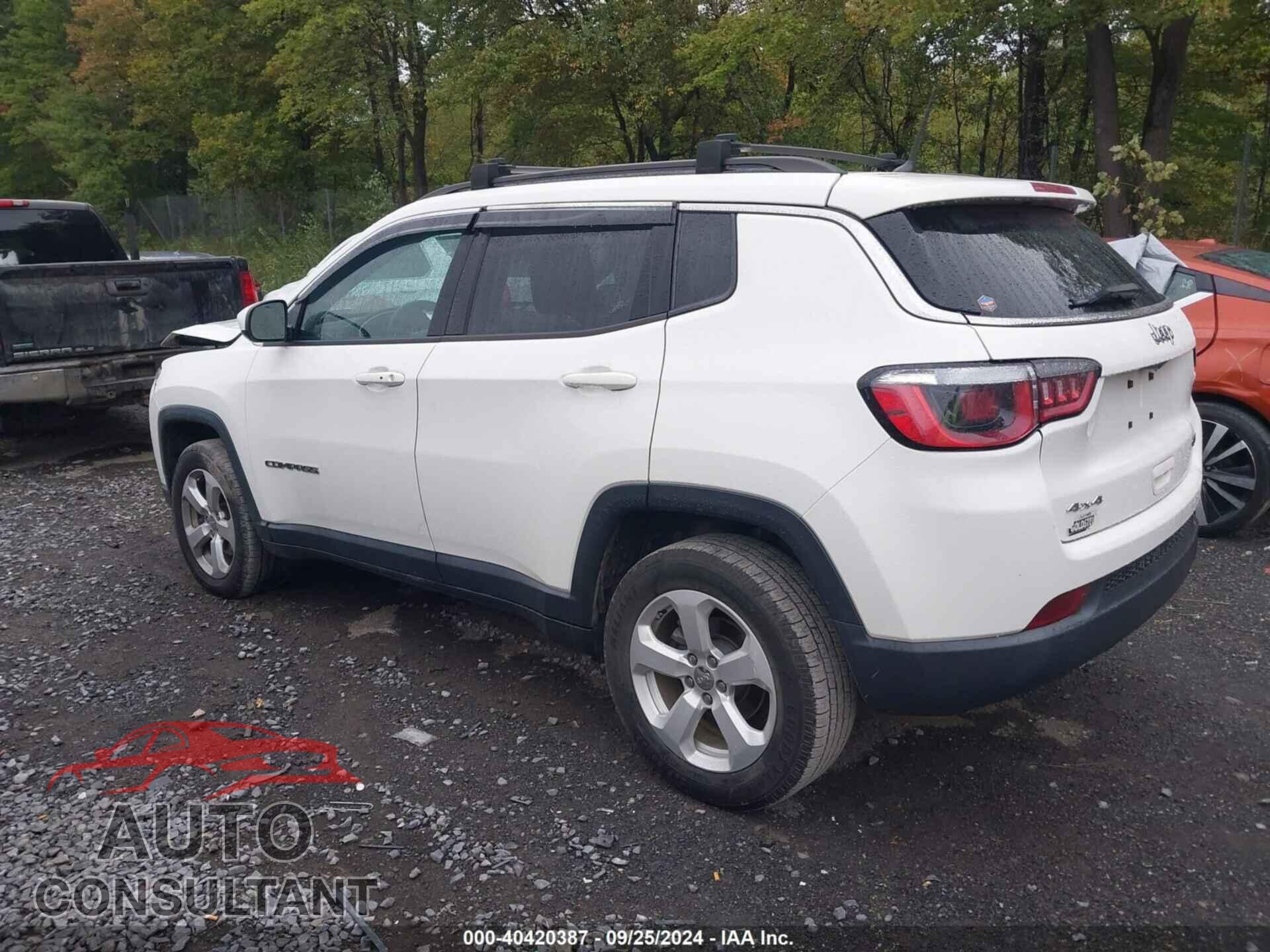 JEEP COMPASS 2018 - 3C4NJDBB4JT154451