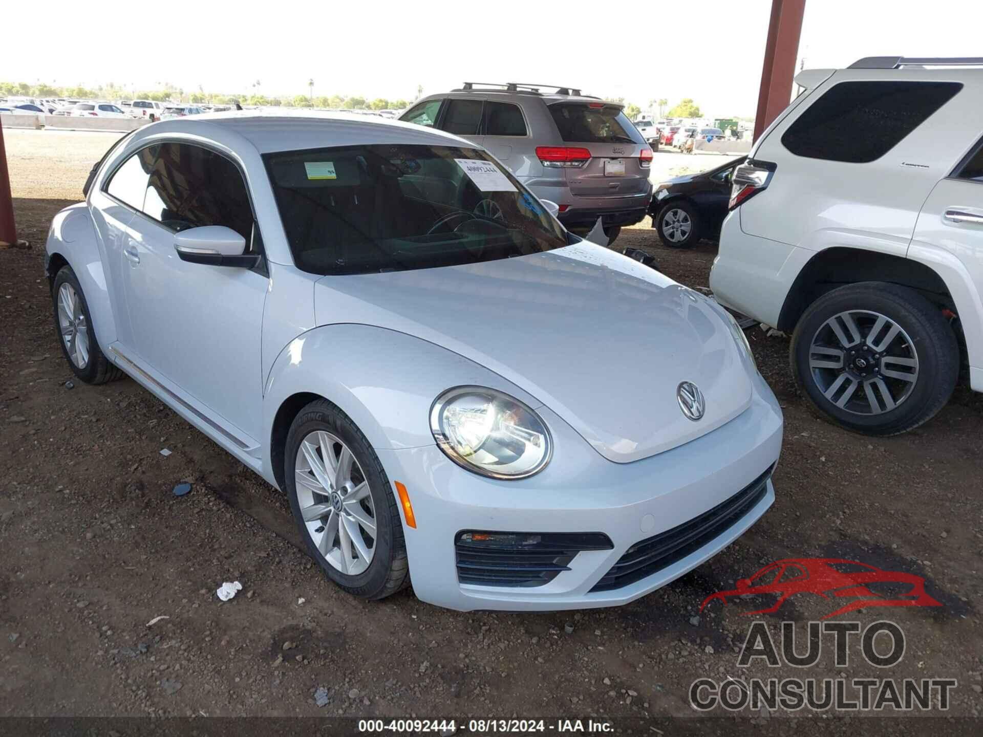 VOLKSWAGEN BEETLE 2018 - 3VWFD7AT0JM726534