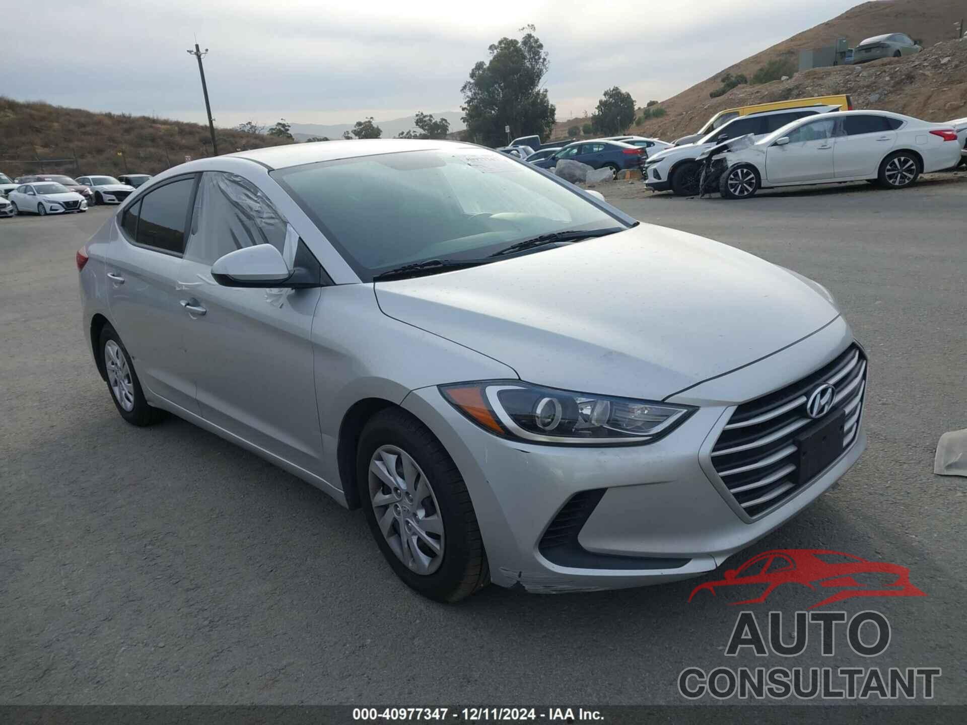 HYUNDAI ELANTRA 2018 - 5NPD74LF5JH352077