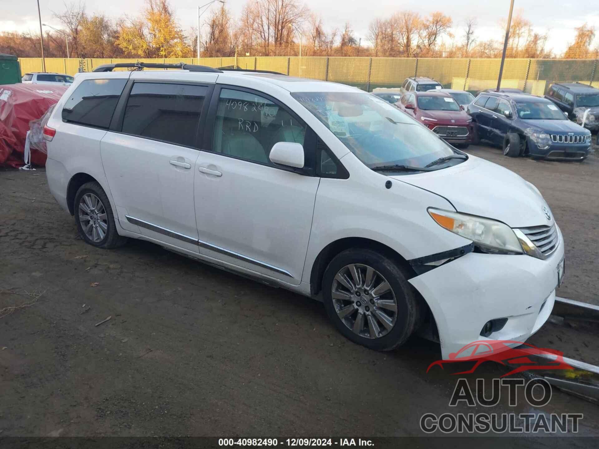 TOYOTA SIENNA 2011 - 5TDDK3DC3BS014525