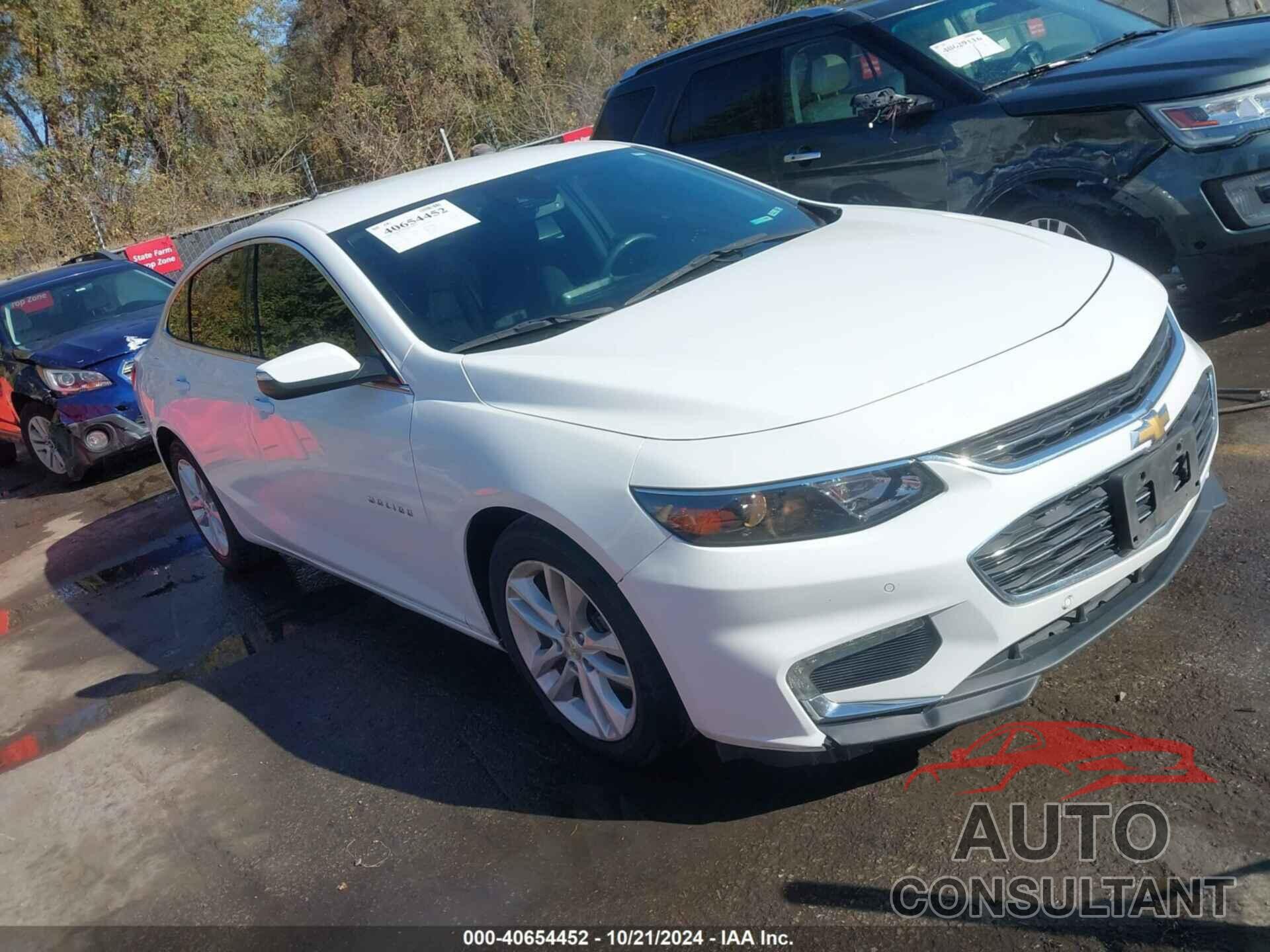 CHEVROLET MALIBU 2018 - 1G1ZD5ST7JF122071