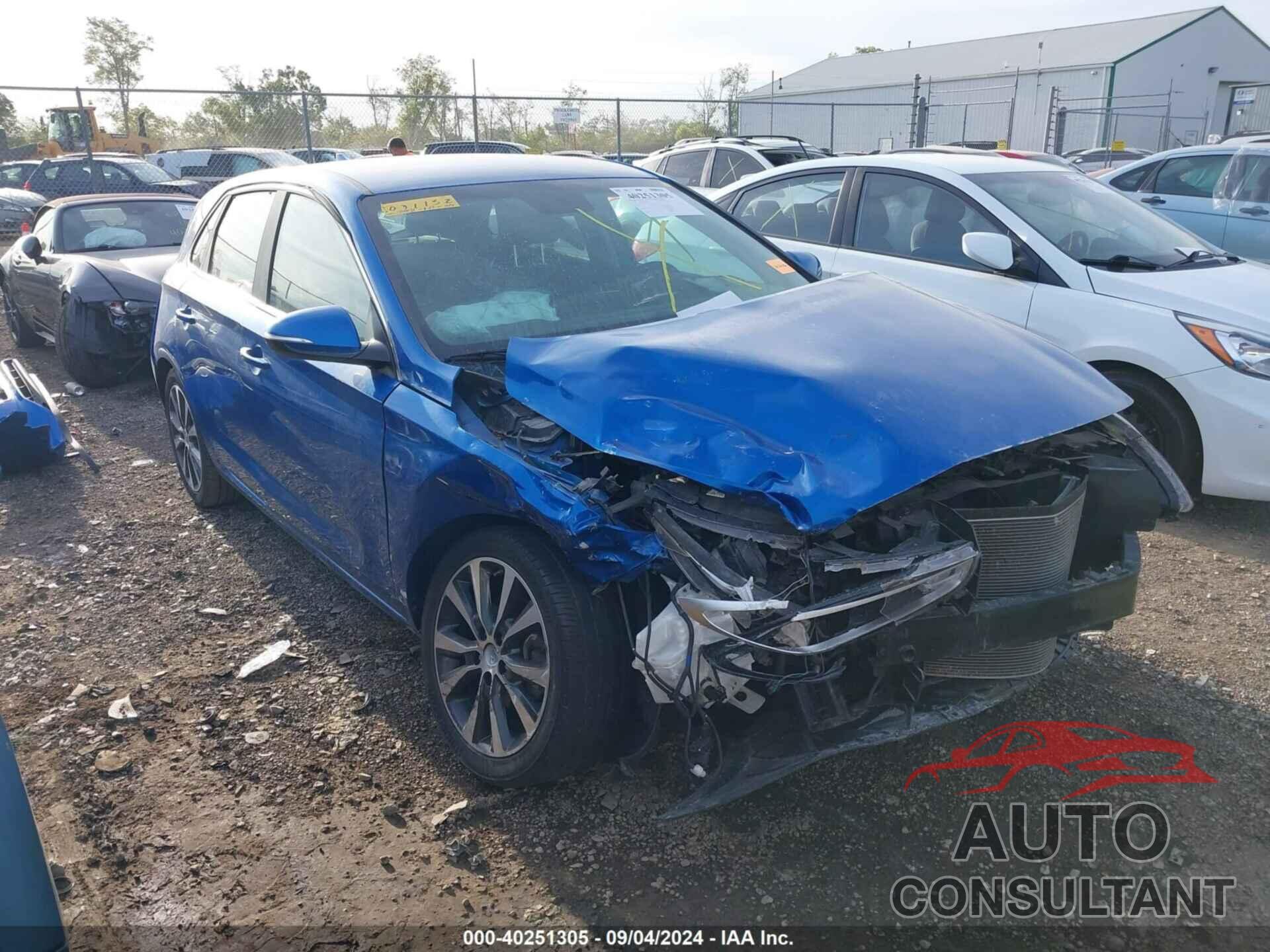 HYUNDAI ELANTRA GT 2018 - KMHH35LE5JU031152