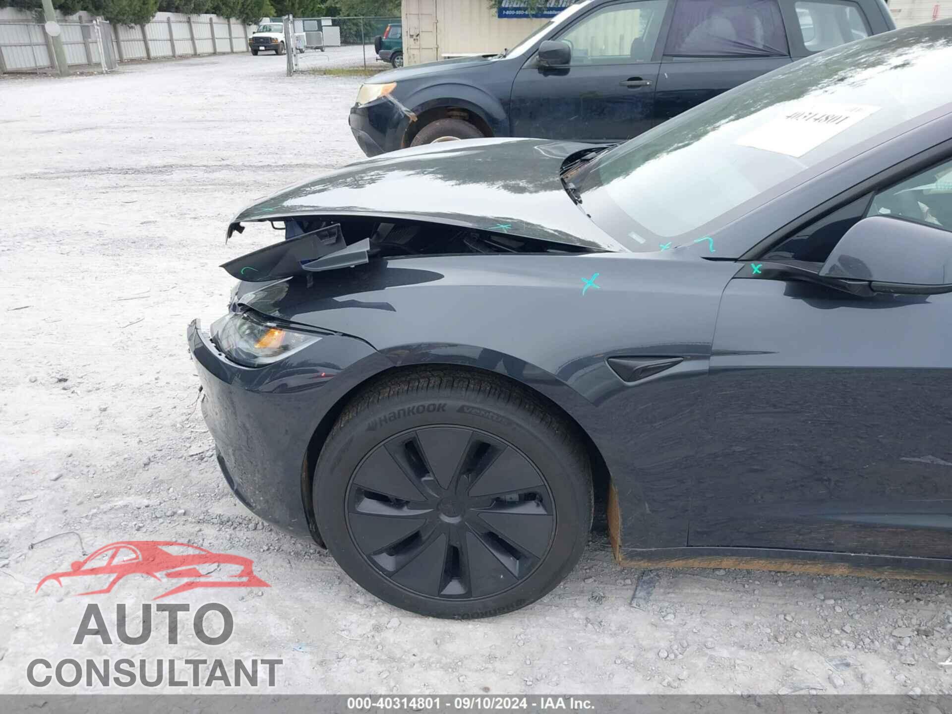 TESLA MODEL 3 2024 - 5YJ3E1EA3RF736452