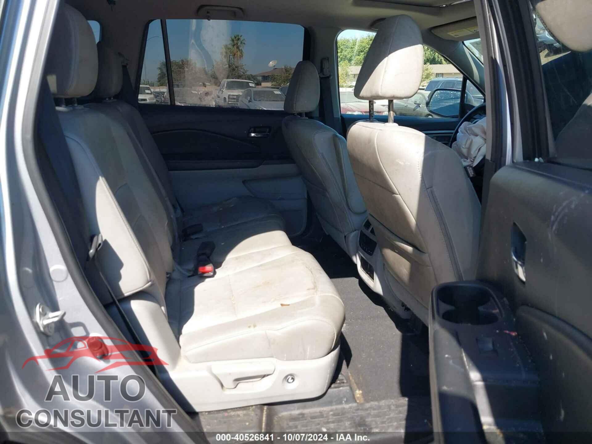 HONDA PILOT 2017 - 5FNYF6H59HB059100