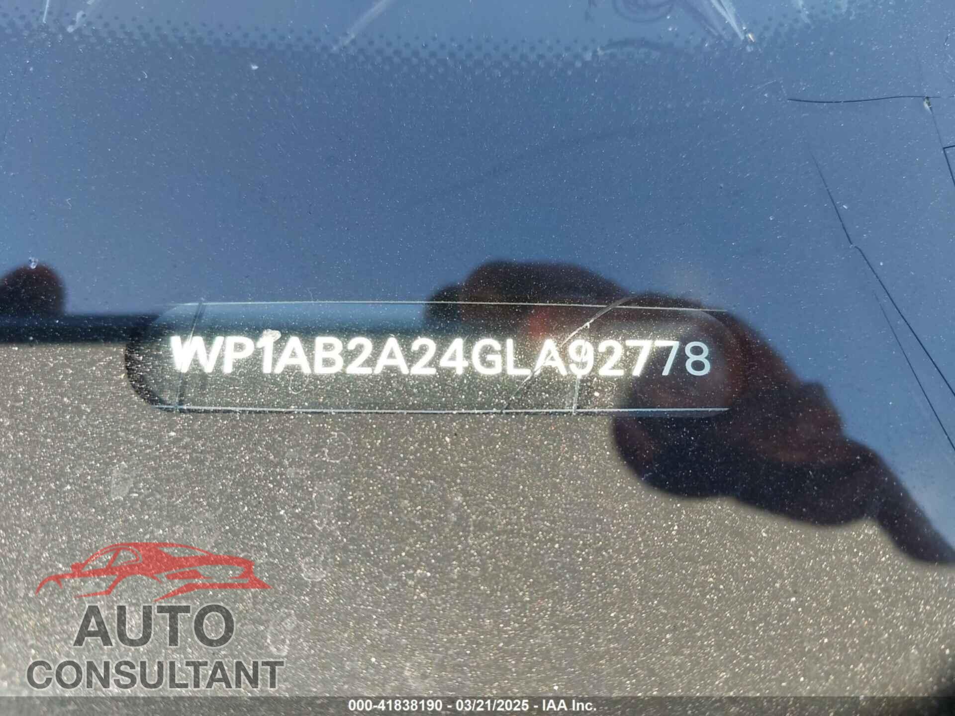 PORSCHE CAYENNE 2016 - WP1AB2A24GLA92778