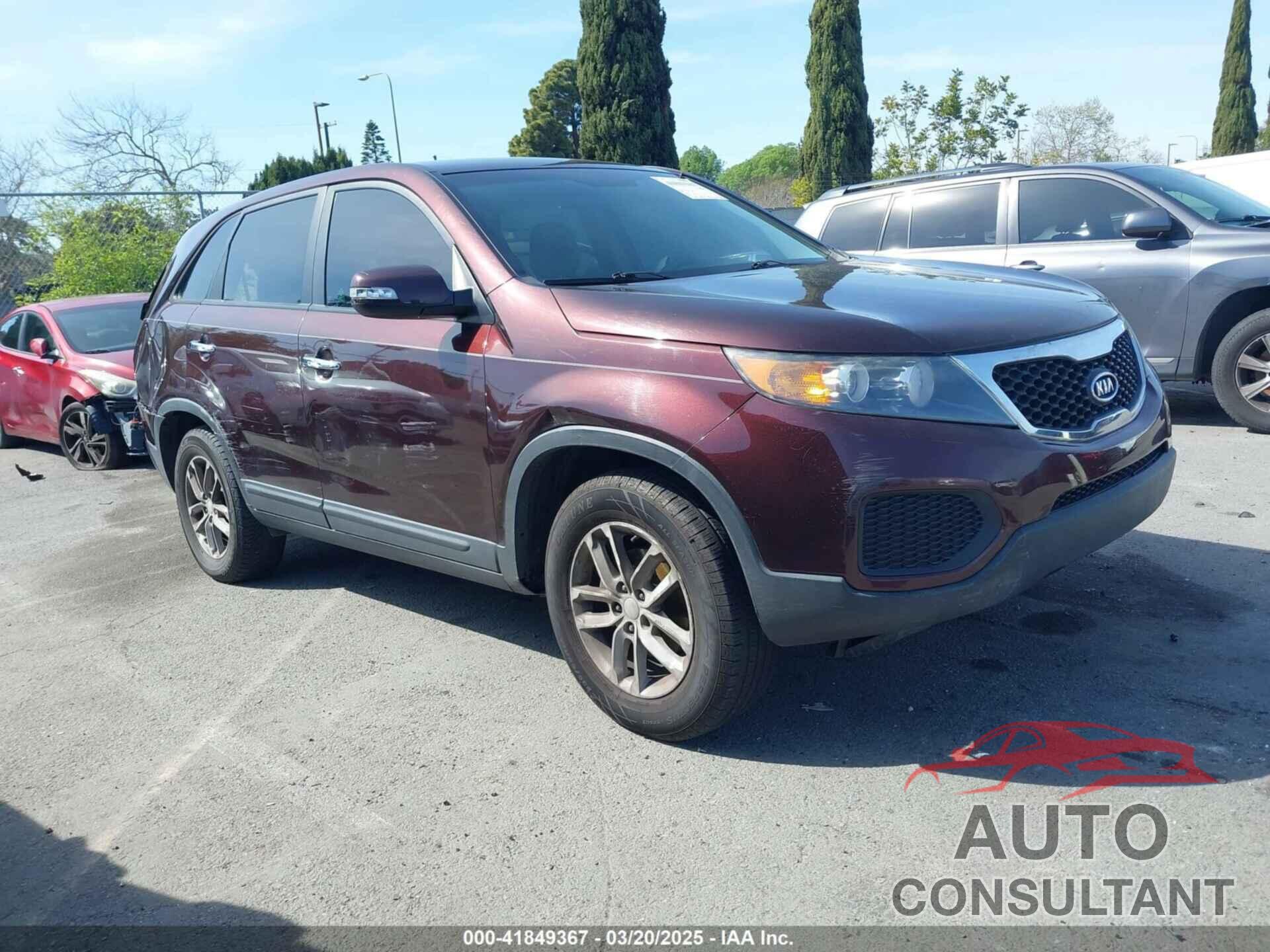 KIA SORENTO 2011 - 5XYKT3A12BG001947