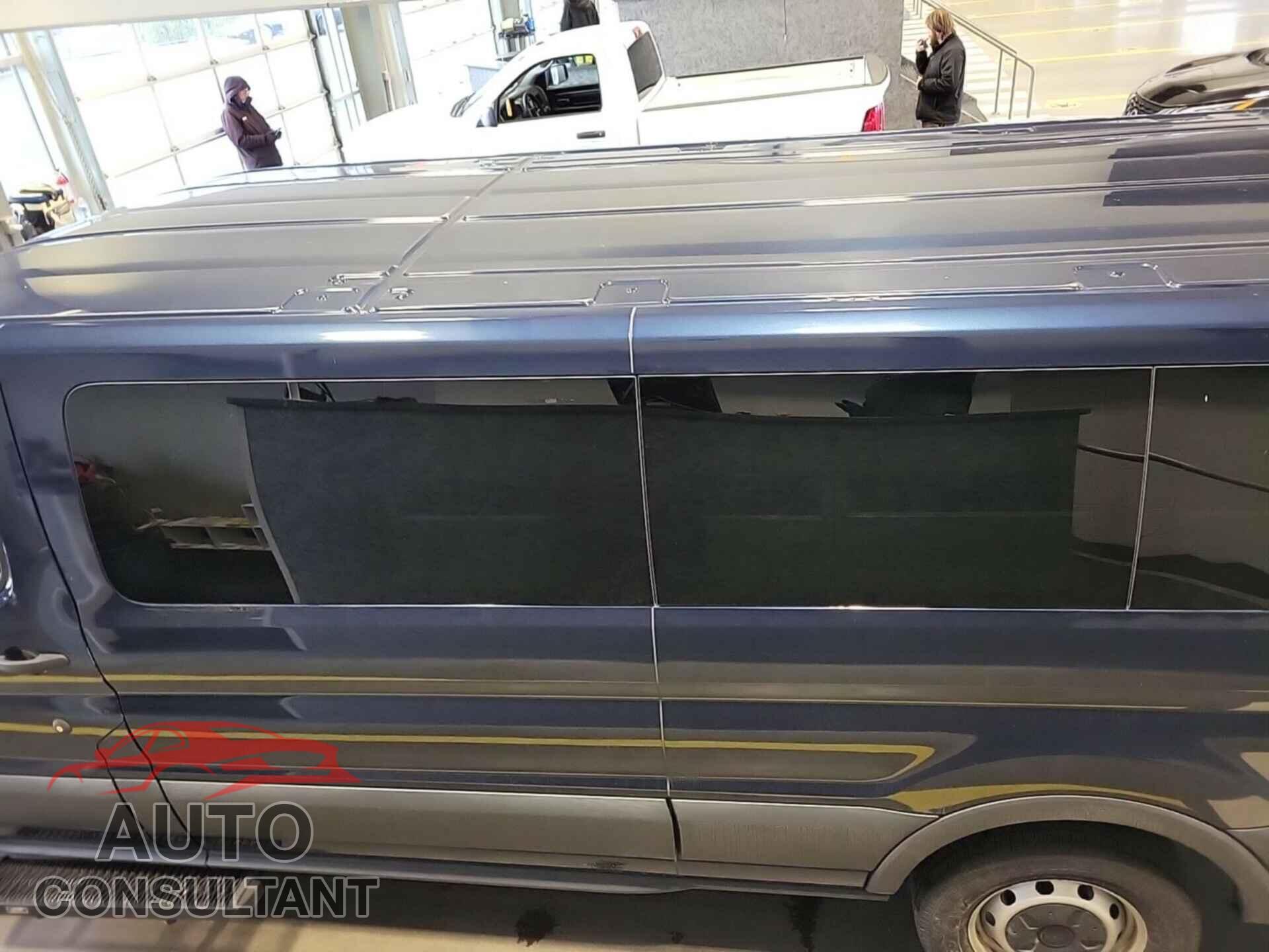 FORD TRANSIT-150 2017 - 1FTYE9ZM2HKA62420