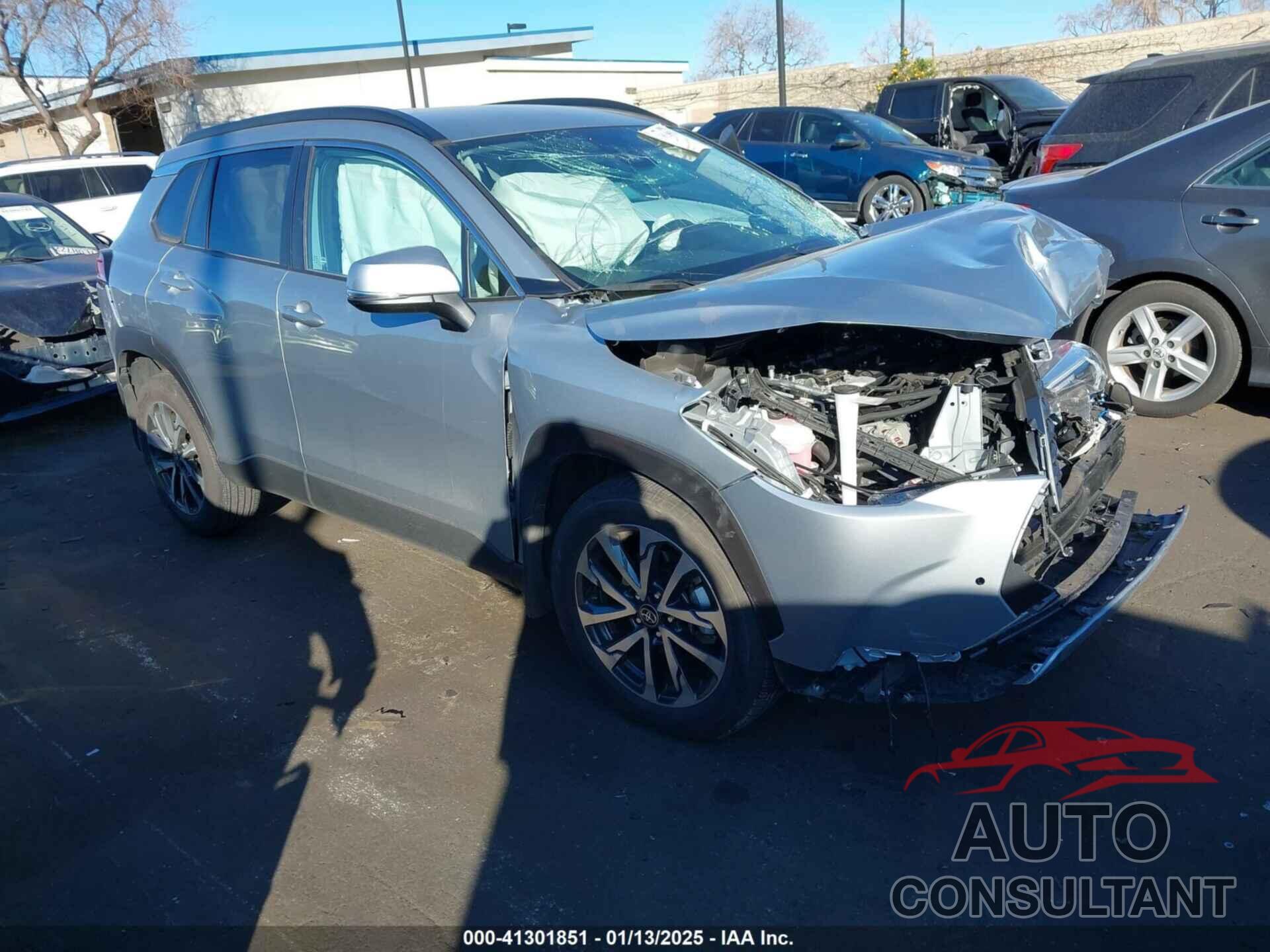 TOYOTA COROLLA CROSS 2022 - 7MUEAAAG8NV007020