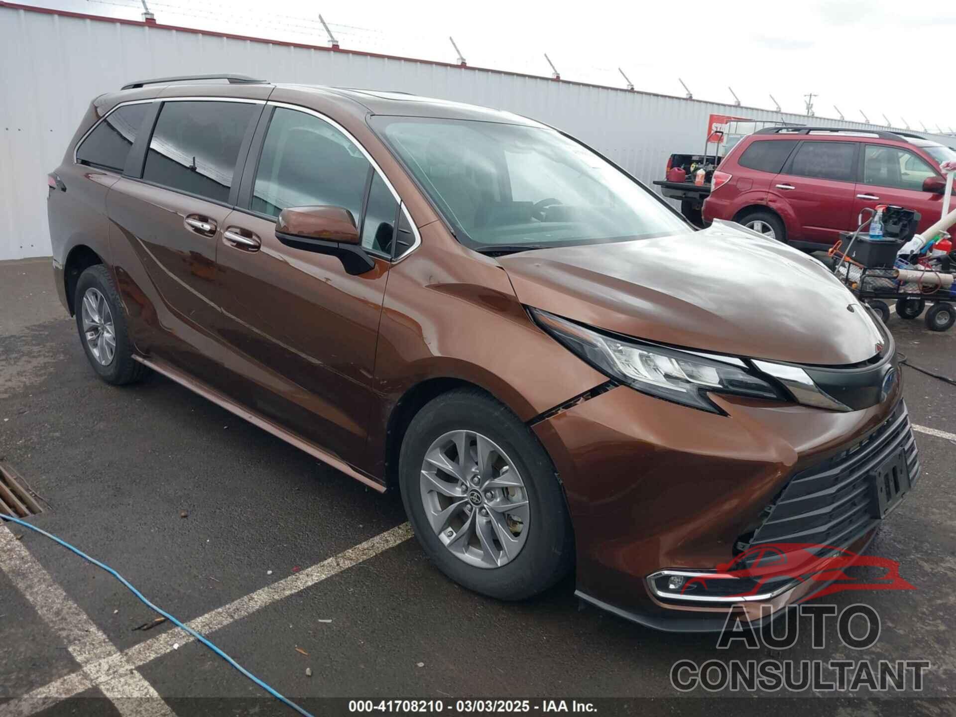 TOYOTA SIENNA 2022 - 5TDJRKEC4NS096017