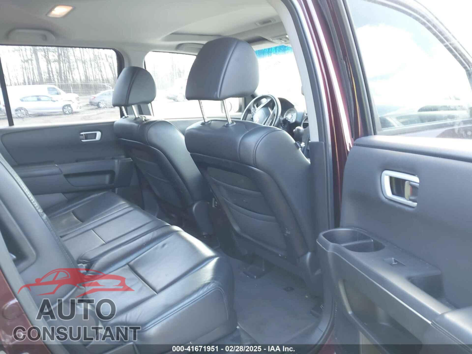 HONDA PILOT 2011 - 5FNYF4H75BB059592