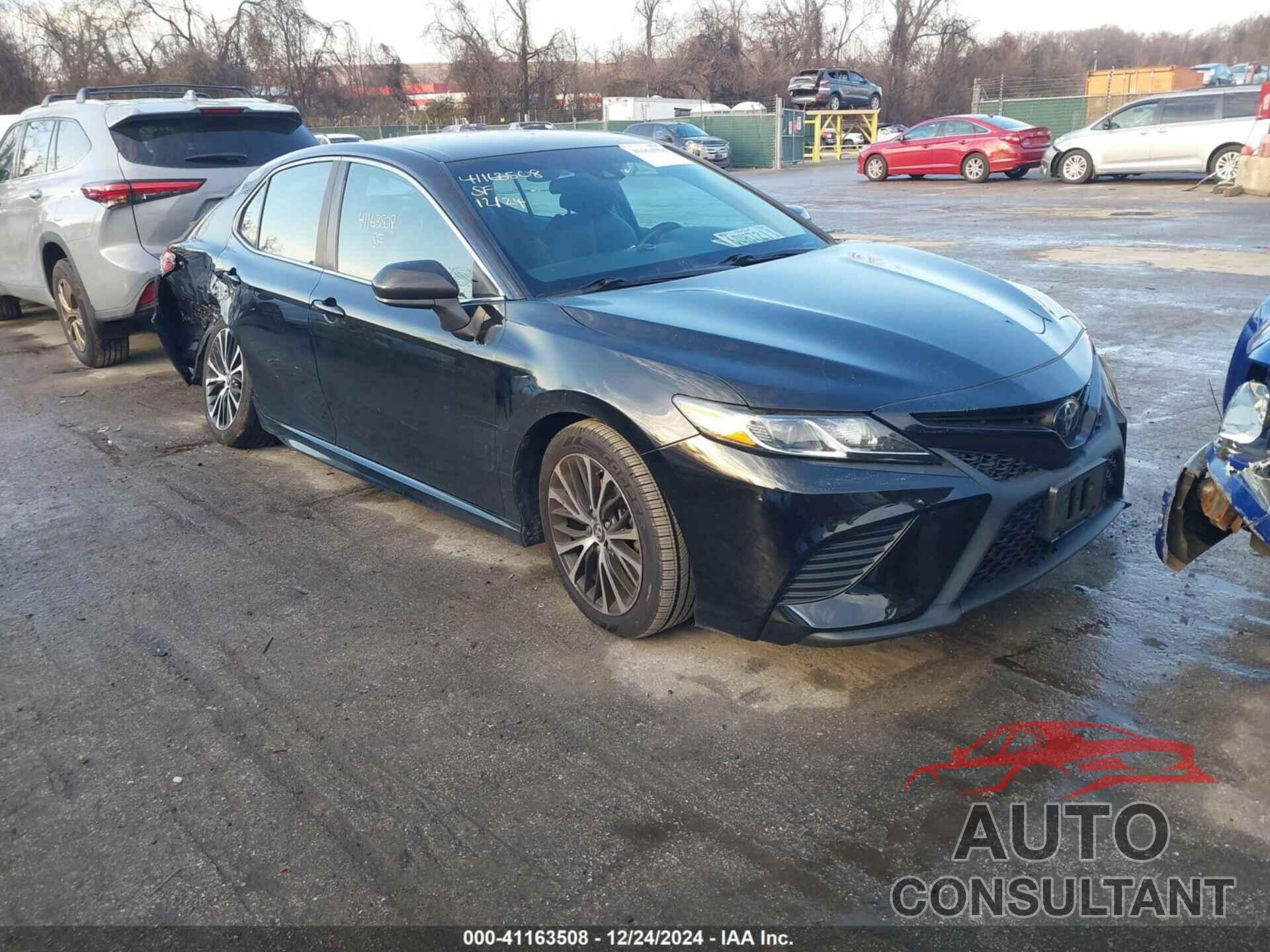 TOYOTA CAMRY 2018 - 4T1B11HK5JU114079
