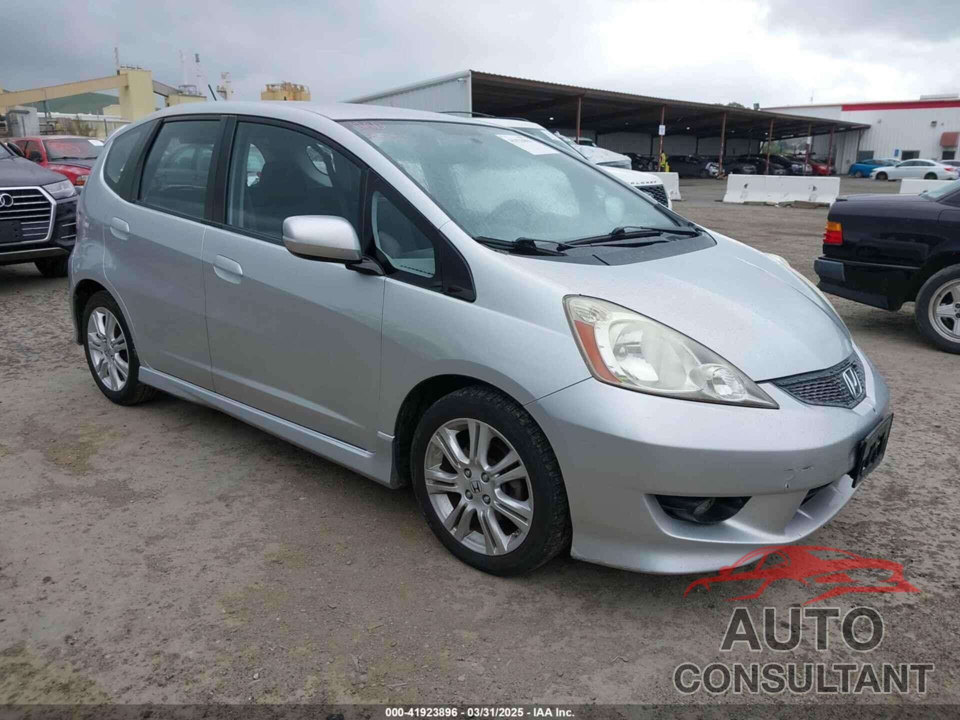 HONDA FIT 2011 - JHMGE8H58BC016994