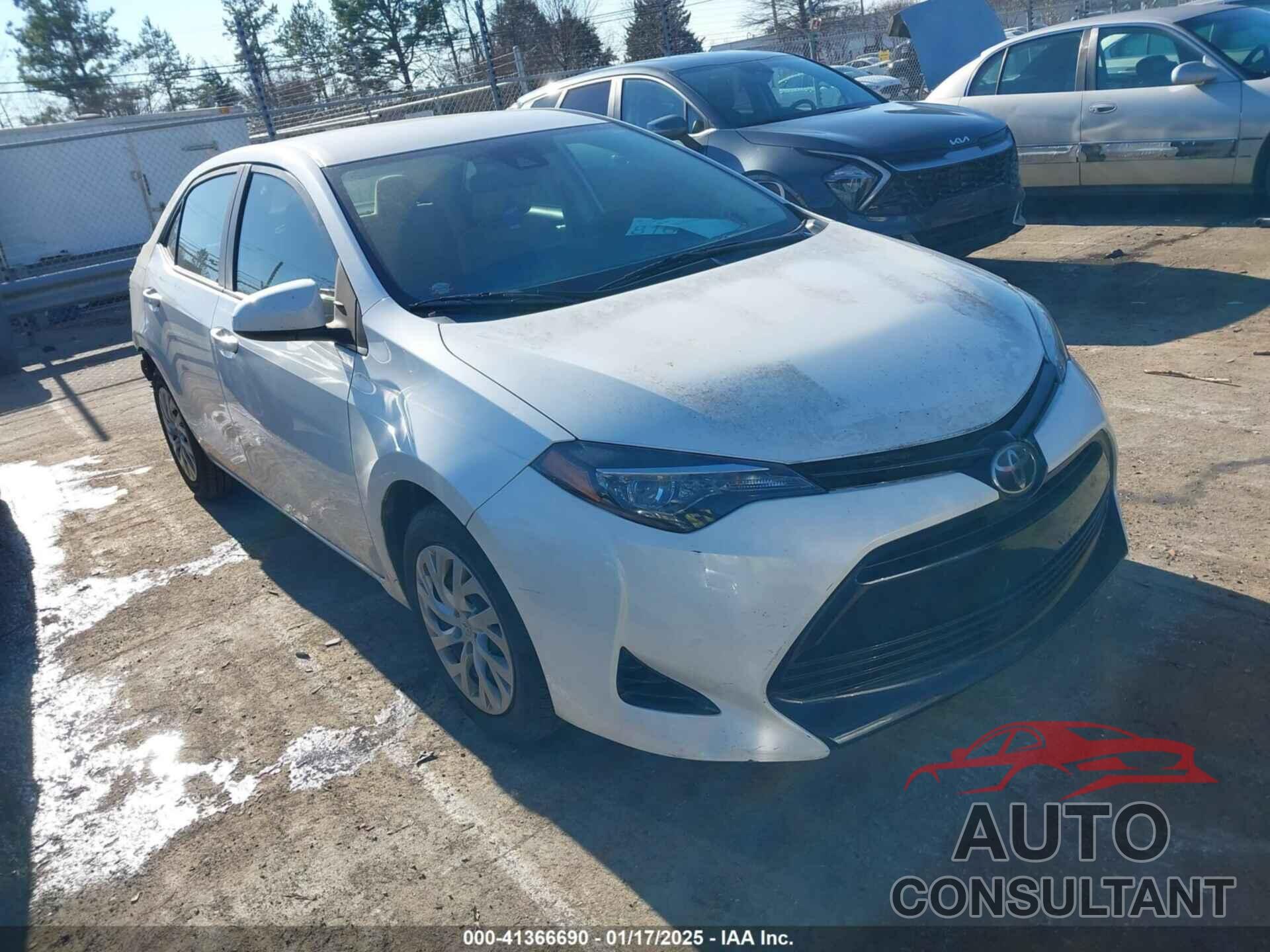 TOYOTA COROLLA 2018 - 5YFBURHE2JP796873