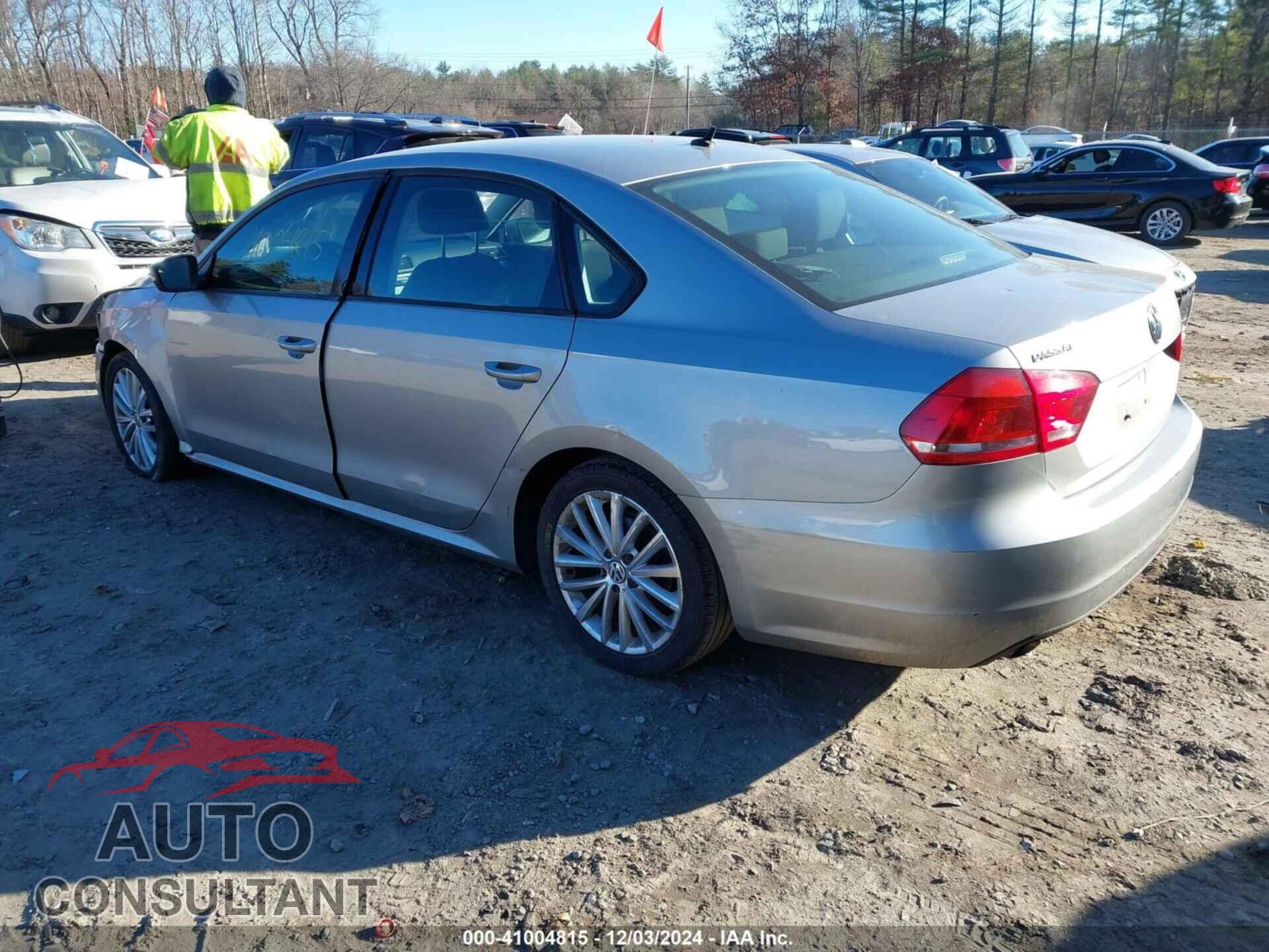 VOLKSWAGEN PASSAT 2014 - 1VWAP7A30EC008863