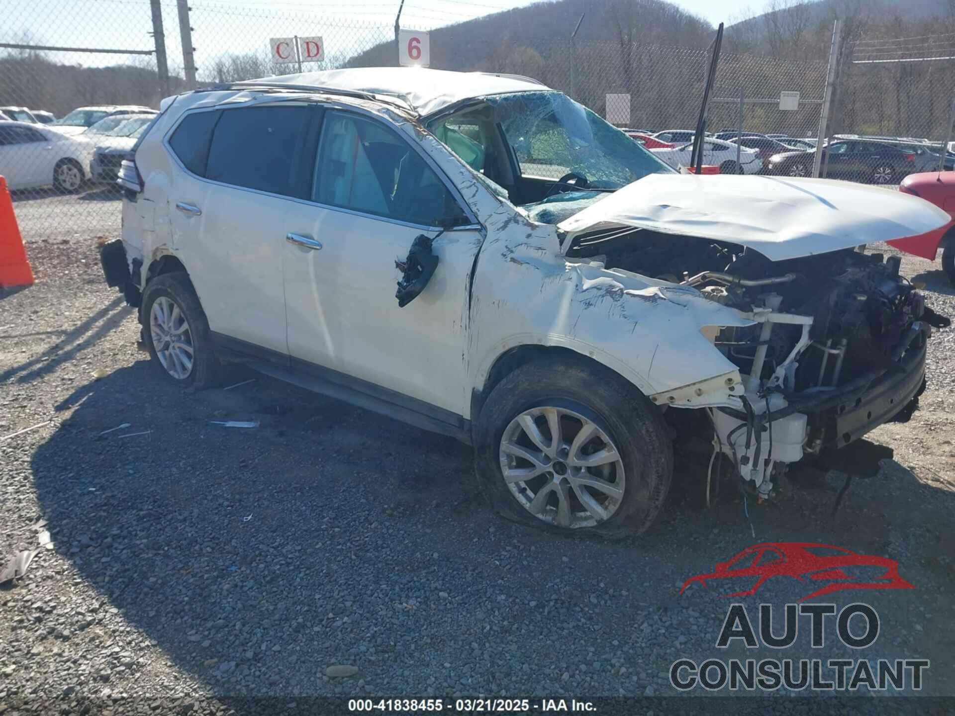 NISSAN ROGUE 2017 - KNMAT2MV1HP605449