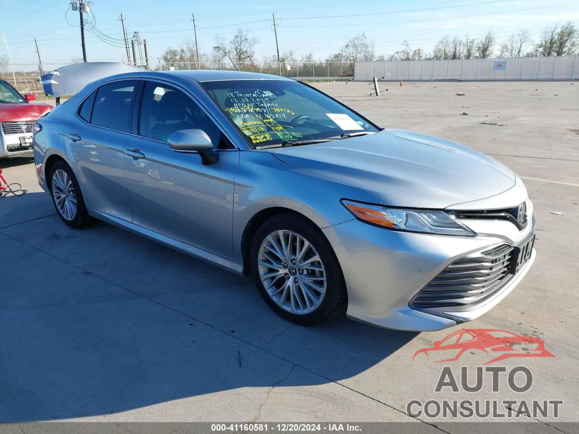 TOYOTA CAMRY 2018 - 4T1B11HK5JU060301