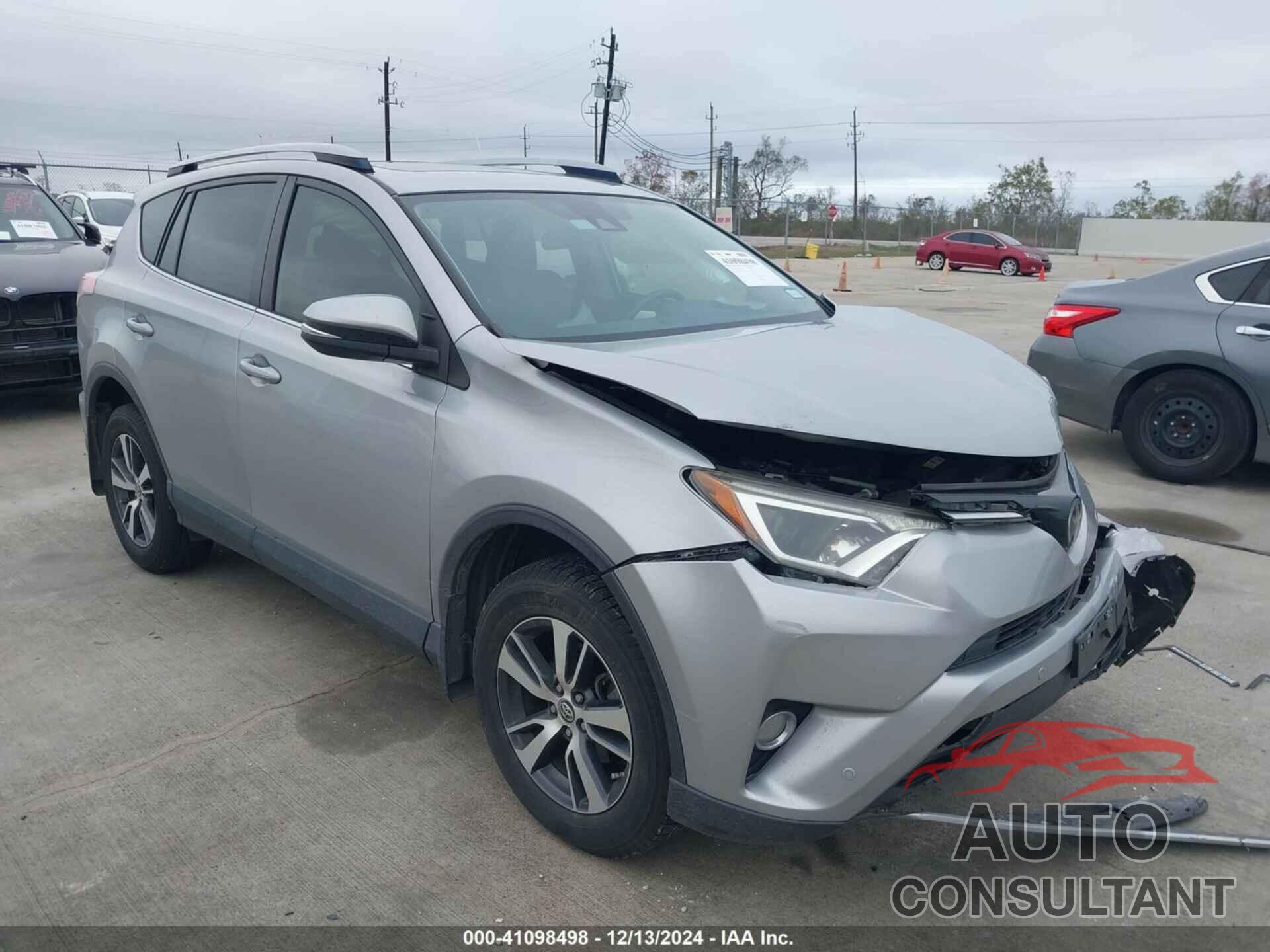 TOYOTA RAV4 2018 - JTMWFREV0JJ203483