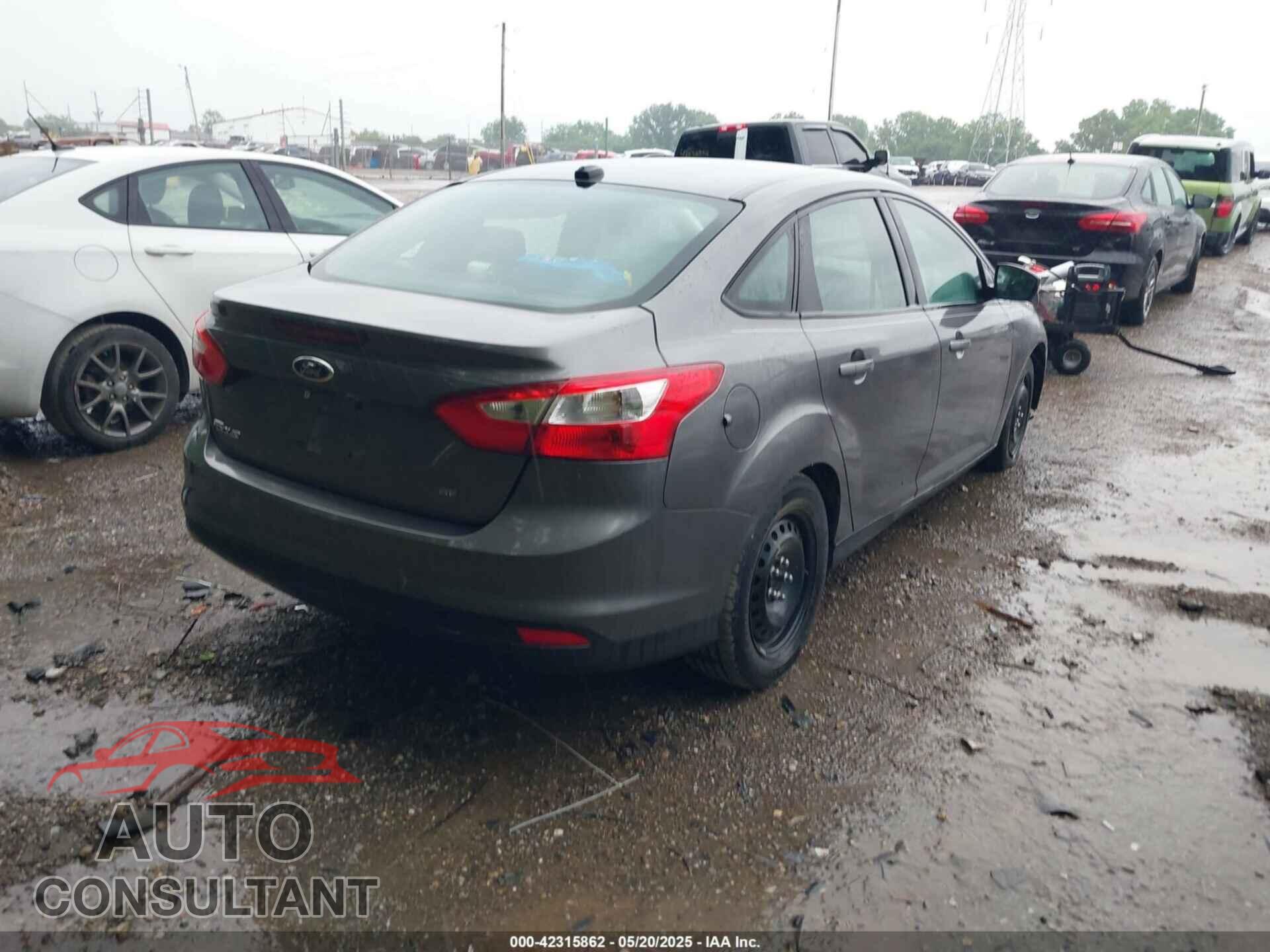 FORD FOCUS 2012 - 1FAHP3F20CL138736