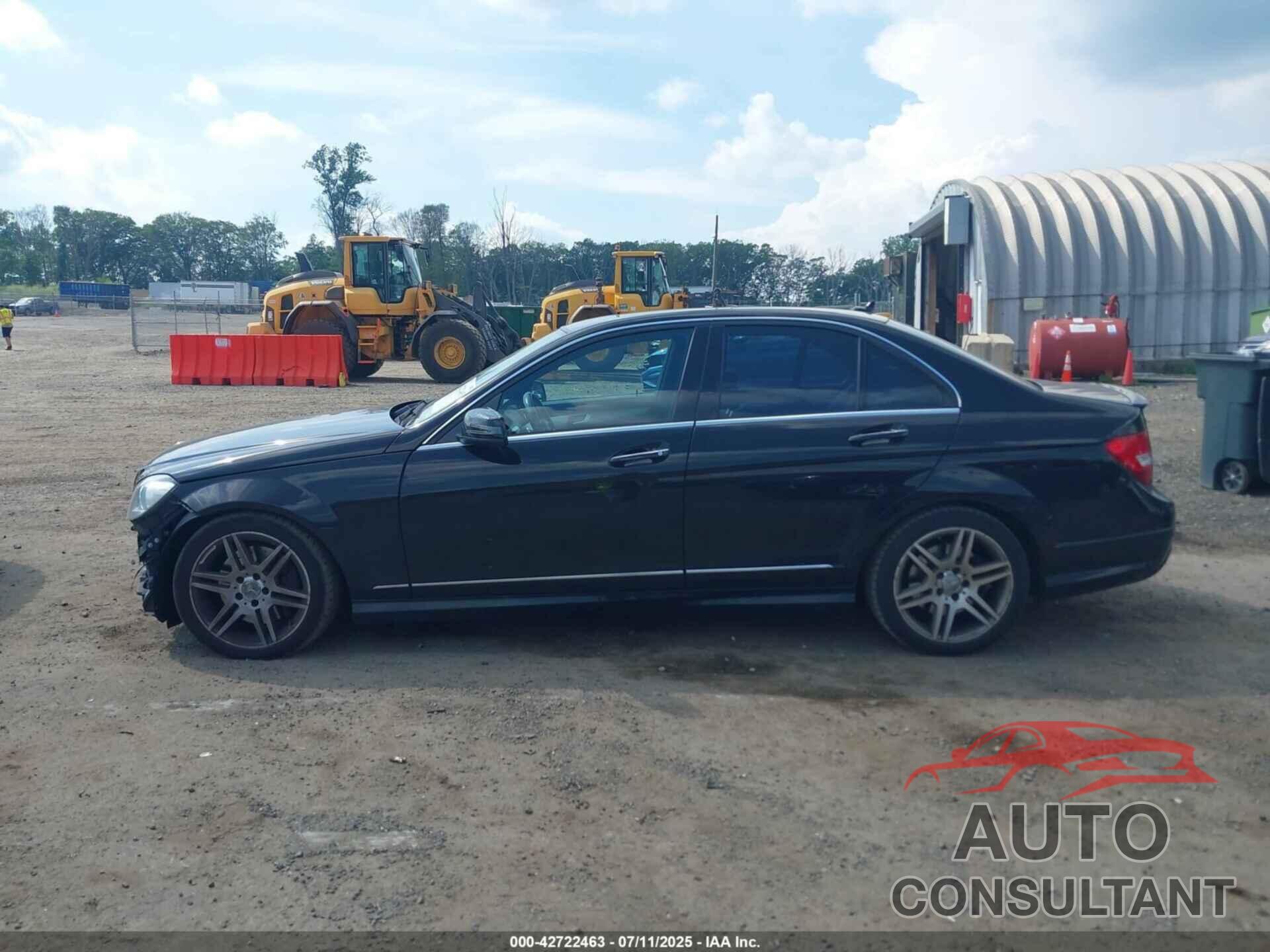 MERCEDES-BENZ C 300 2013 - WDDGF8AB3DR284534