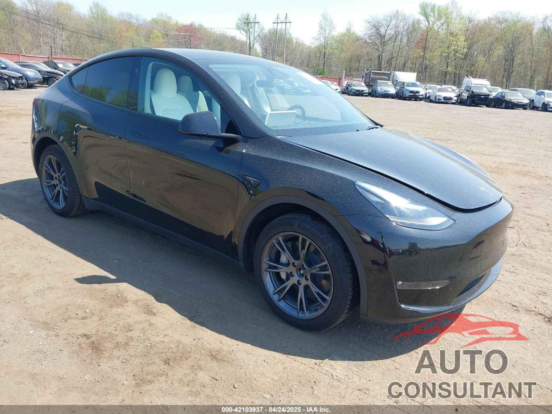 TESLA MODEL Y 2025 - 7SAYGAEE5SF249006
