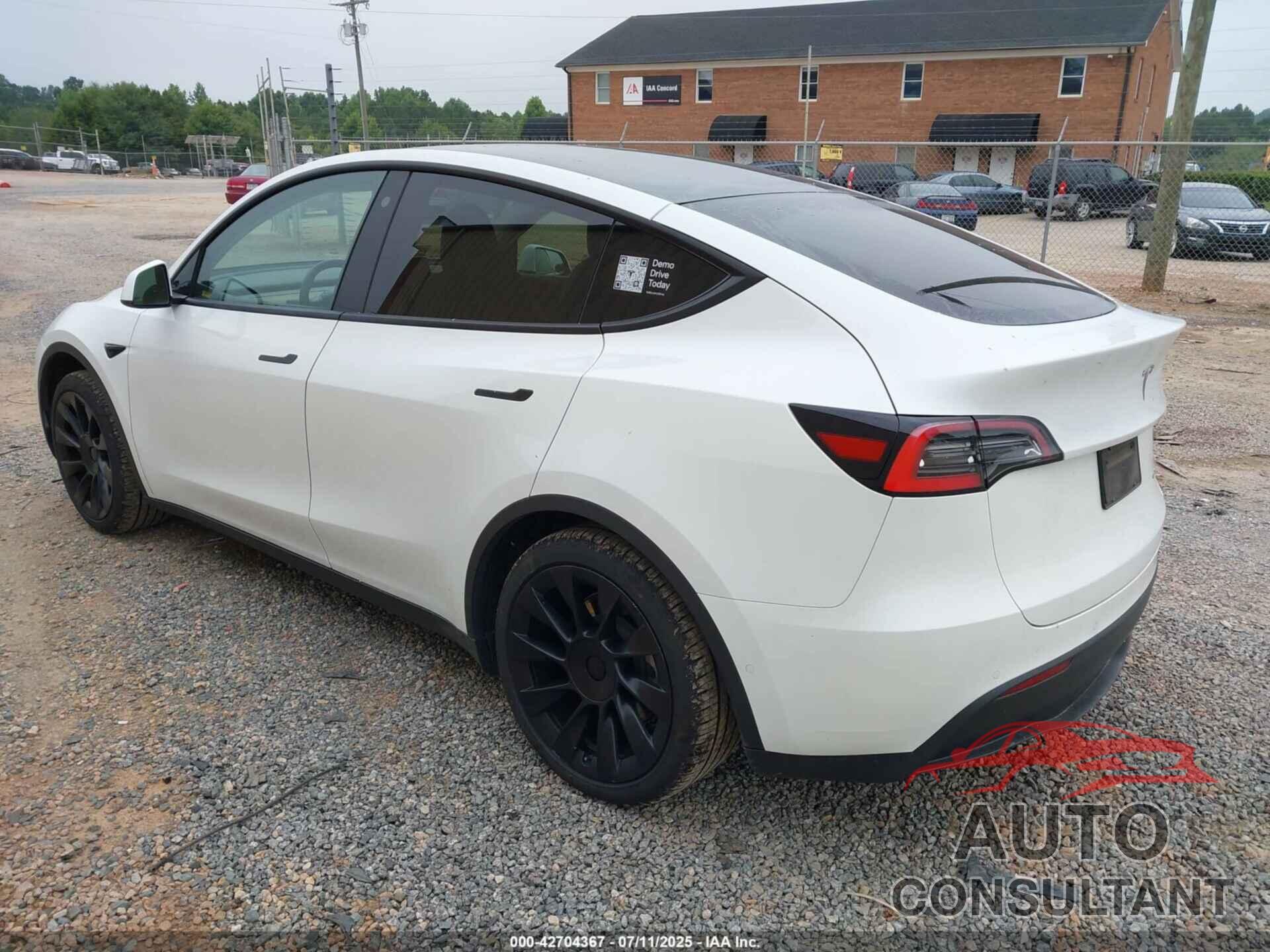 TESLA MODEL Y 2021 - 5YJYGDEE4MF084857