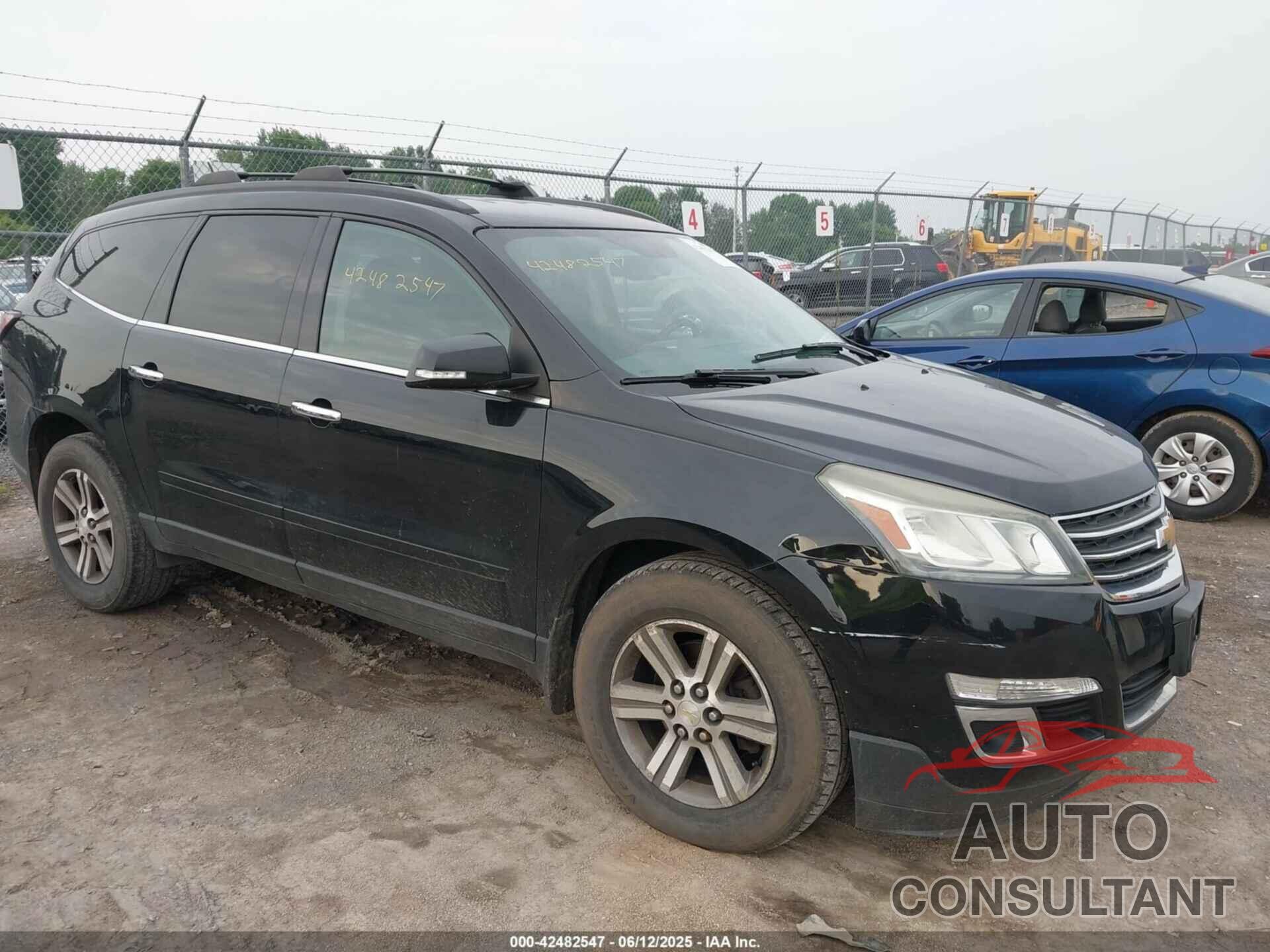 CHEVROLET TRAVERSE 2016 - 1GNKVHKD5GJ261743