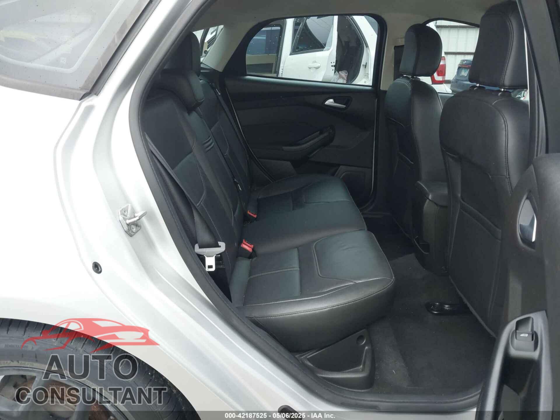 FORD FOCUS 2016 - 1FADP3K21GL321685